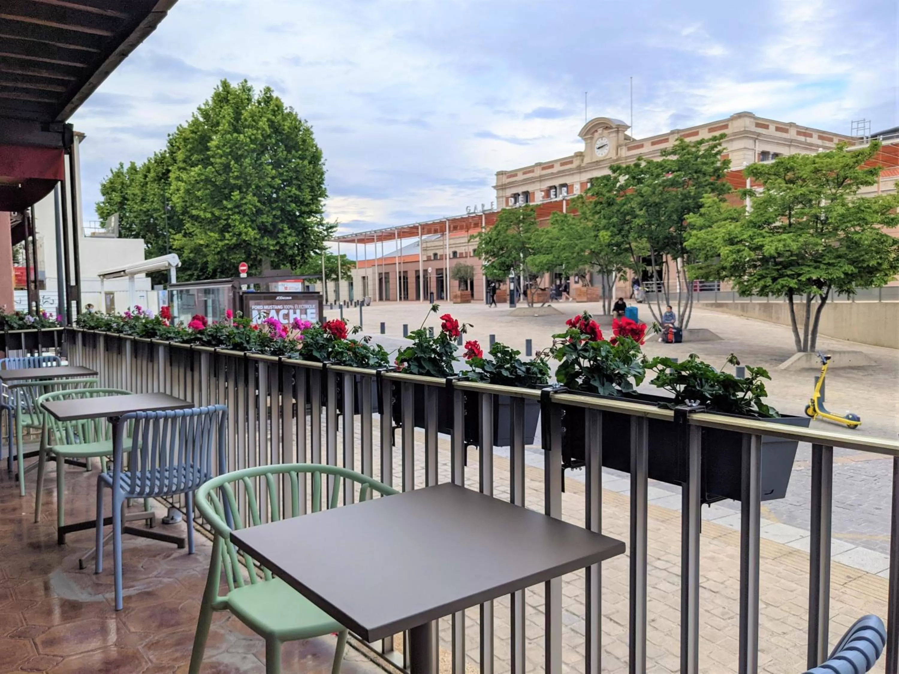 Patio in Hôtel PB - Paris-Barcelone