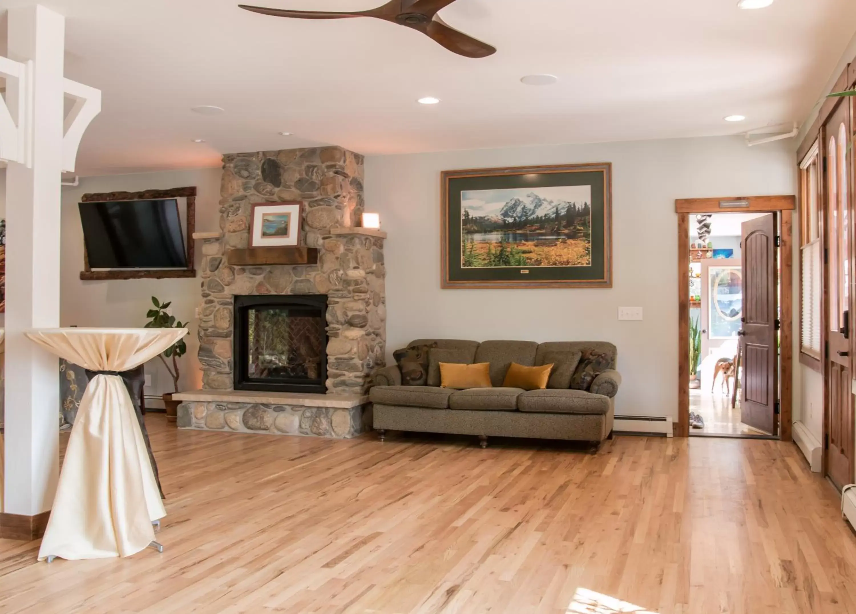 Seating Area in Clear Creek Inn