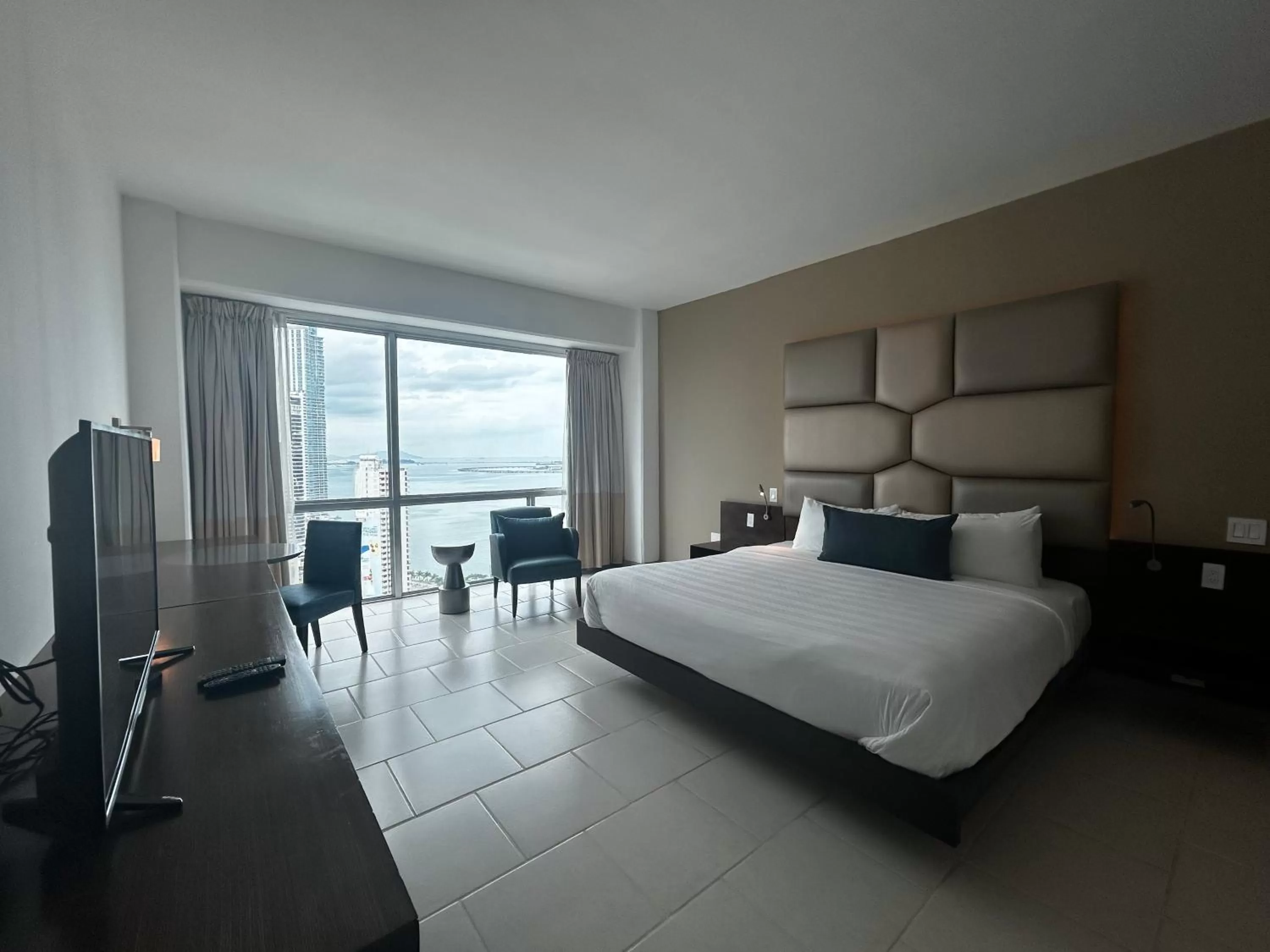 Photo of the whole room, Bed in Decapolis Hotel Panama City