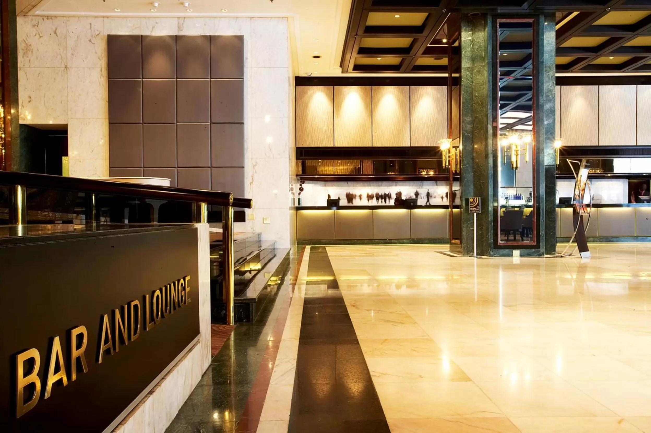 Lobby or reception in Southern Sun Cape Sun