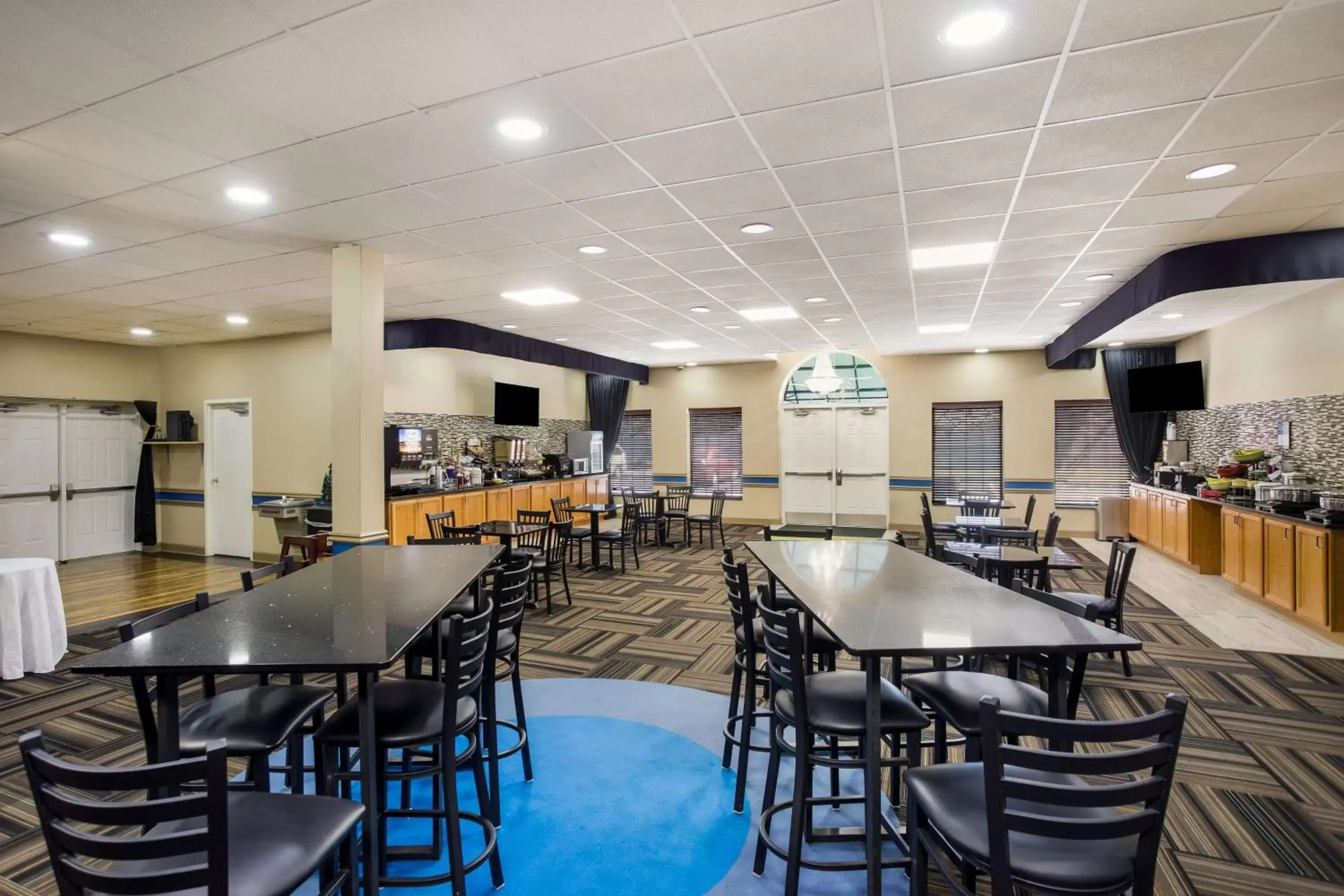 Breakfast in SureStay Hotel by Best Western Bardstown General Nelson Breakfast in SureStay Hotel by Best Western Bardstown General Nelson