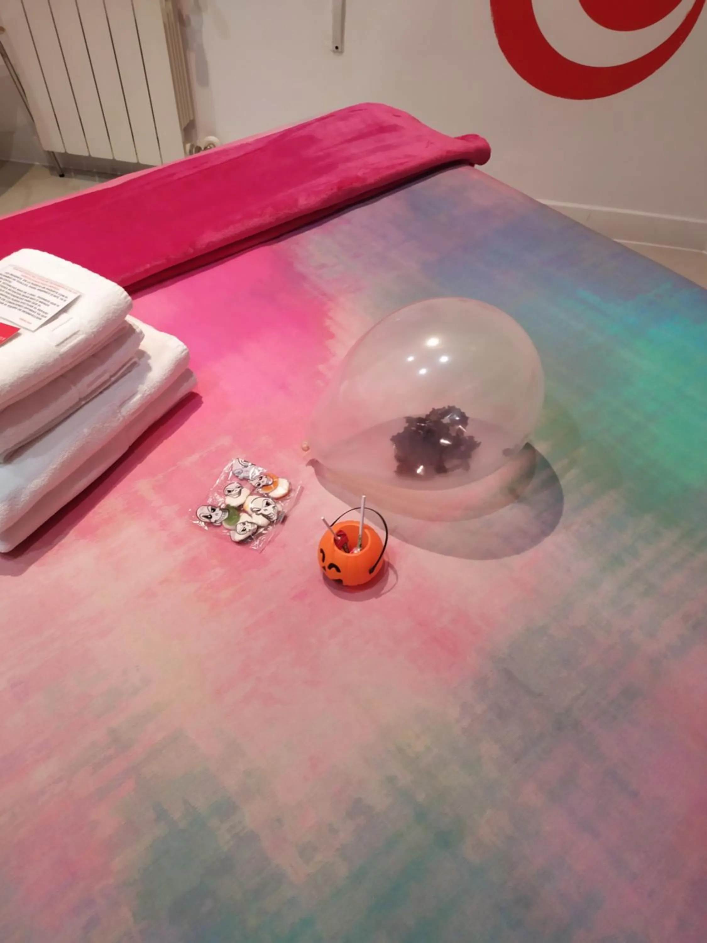 Property building, Bed in Hostal Inn Madrid