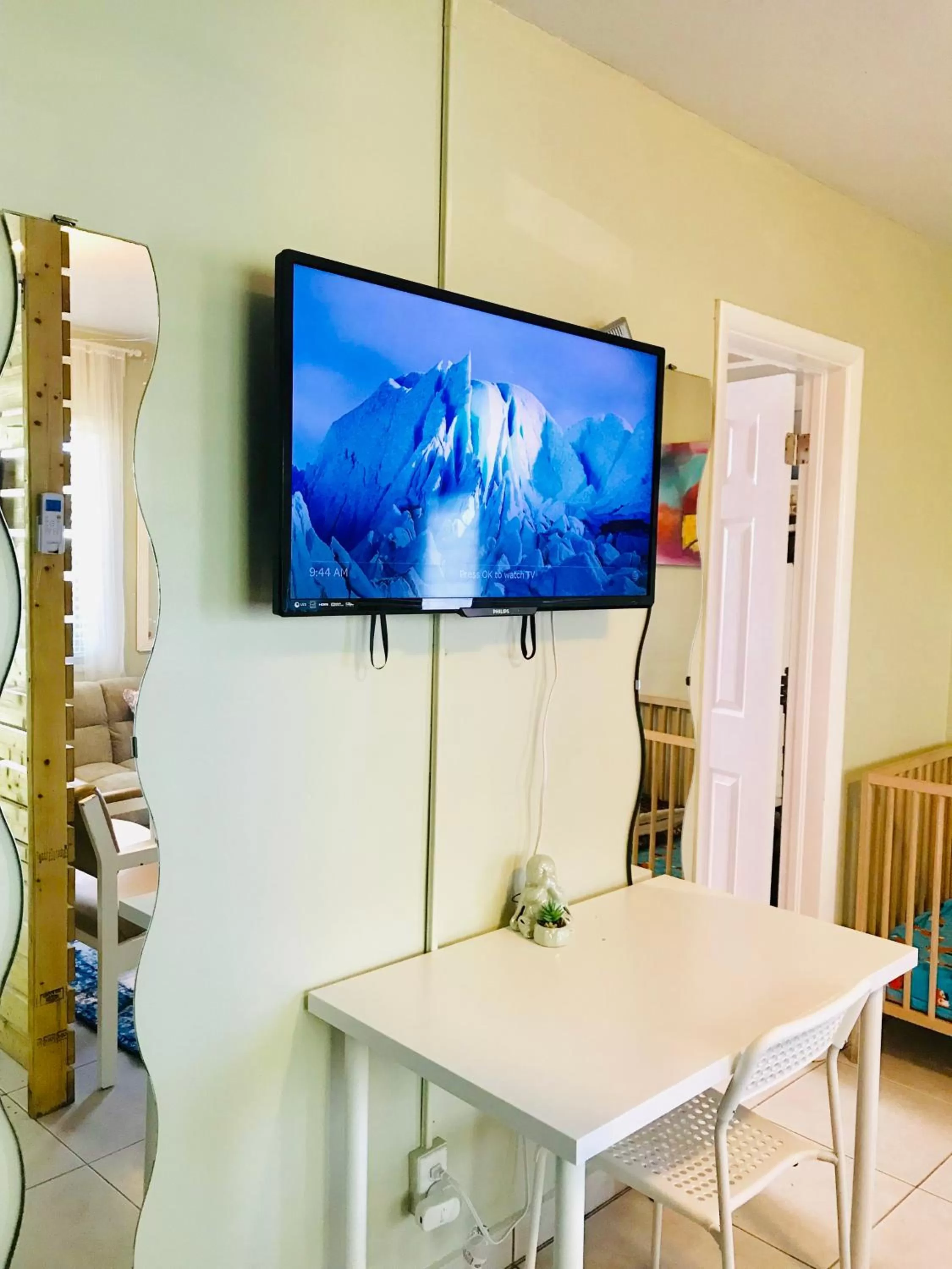 TV and multimedia in Hollywood Light Haven Lodge