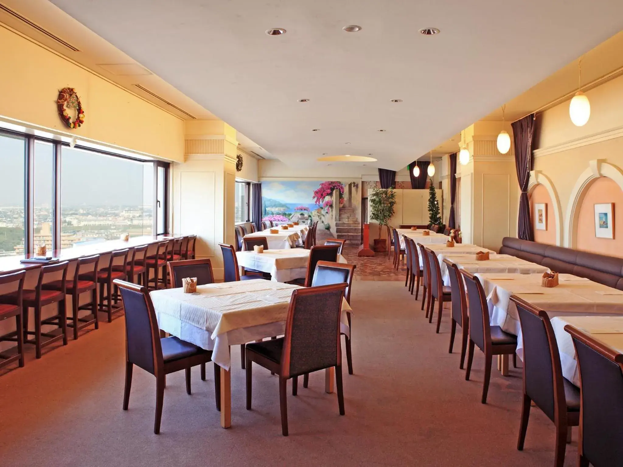 Restaurant/Places to Eat in Hotel Crown Palais Chiryu