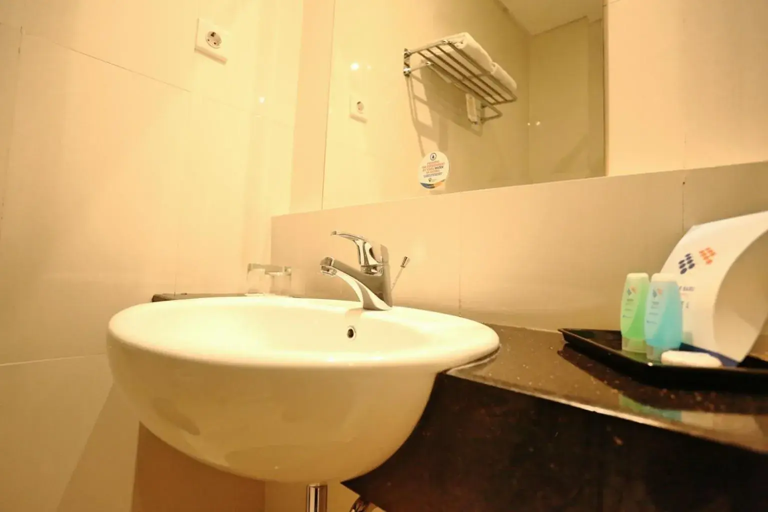 Bathroom in Pasar Baru Square Hotel Bandung