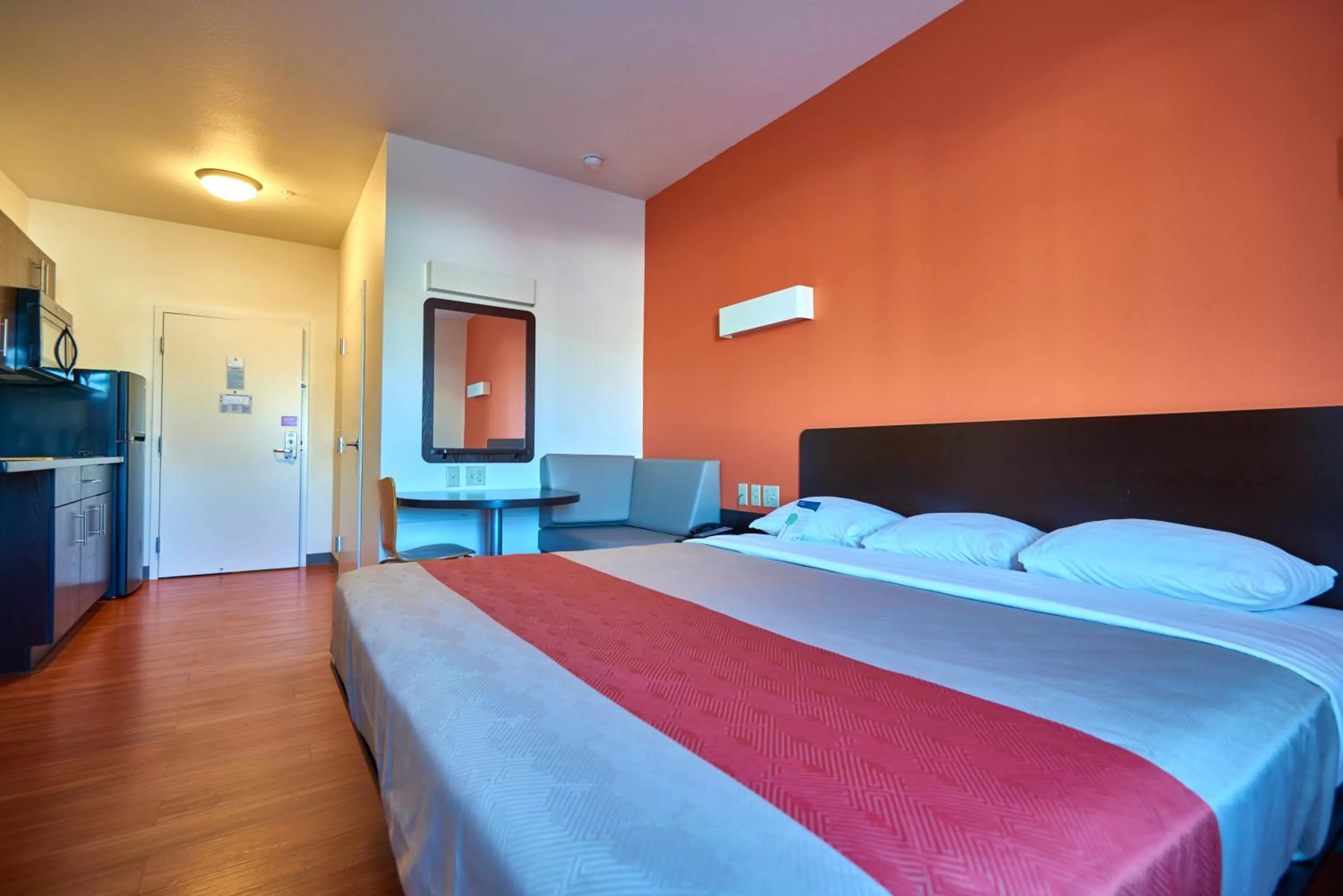 Bedroom, Bed in Motel 6 Wilkes Barre Arena