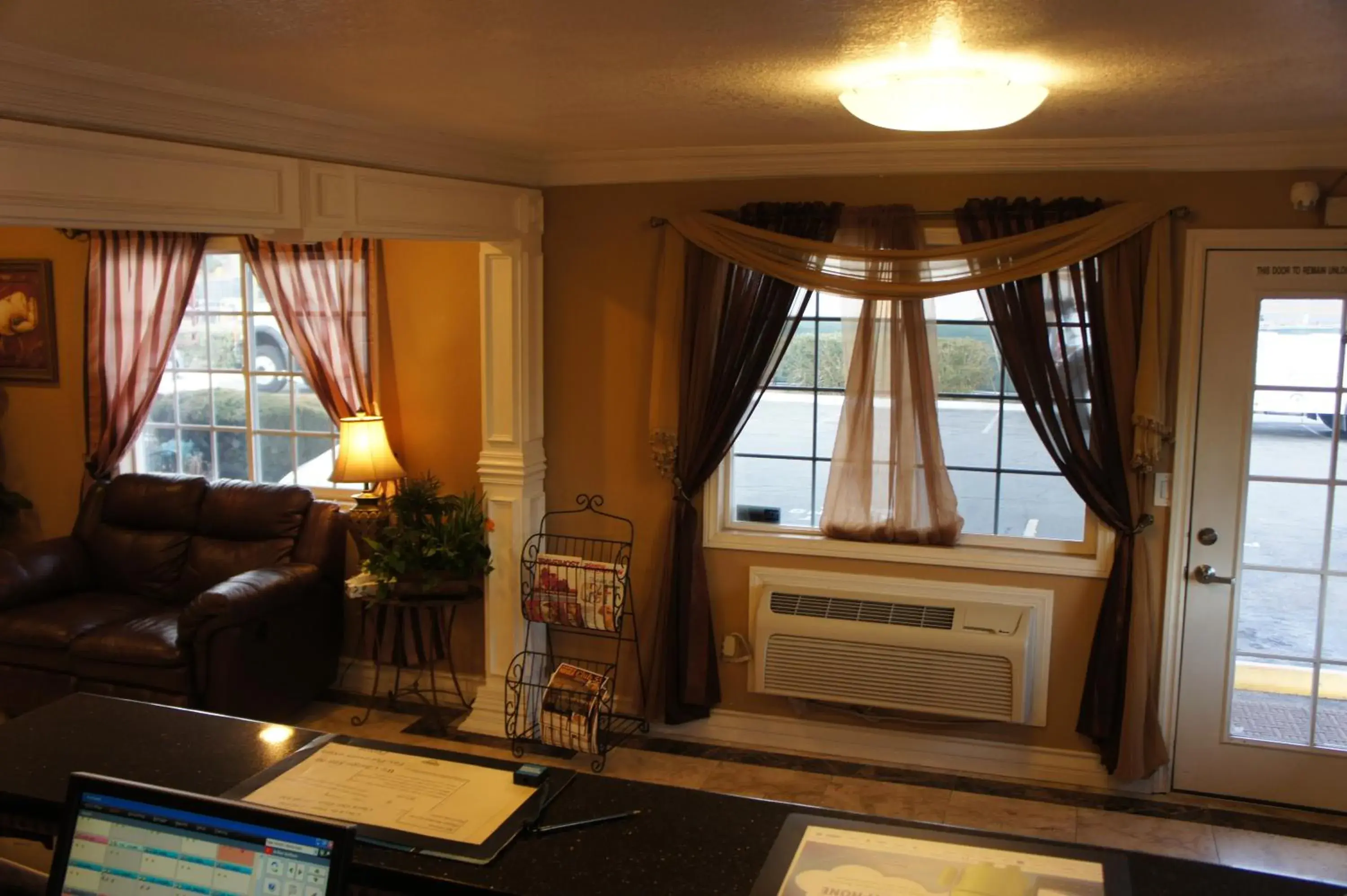 Lobby or reception, Seating Area in Park Avenue Inn & Suites