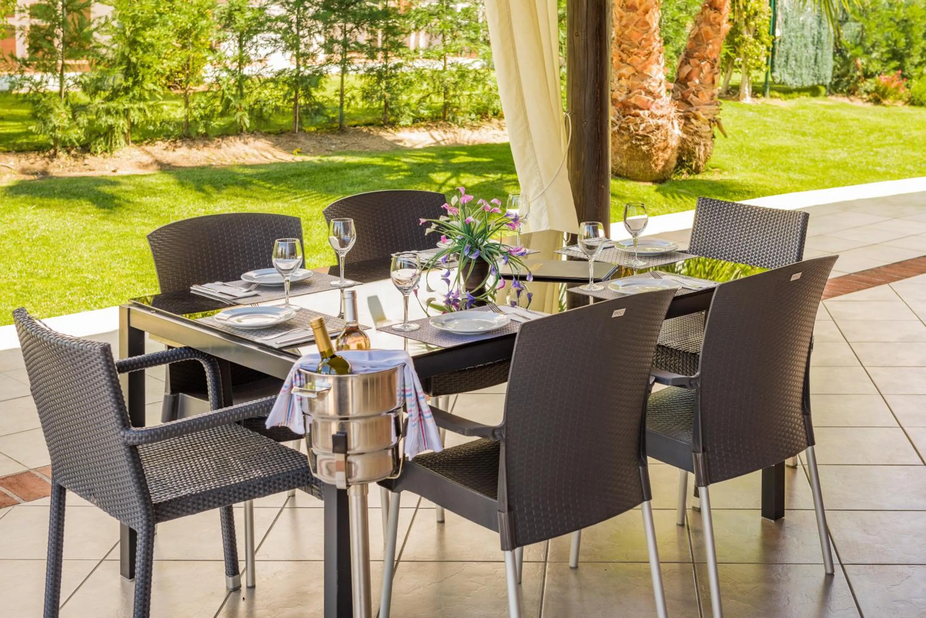 Restaurant/places to eat in Cortijo Del Mar Resort