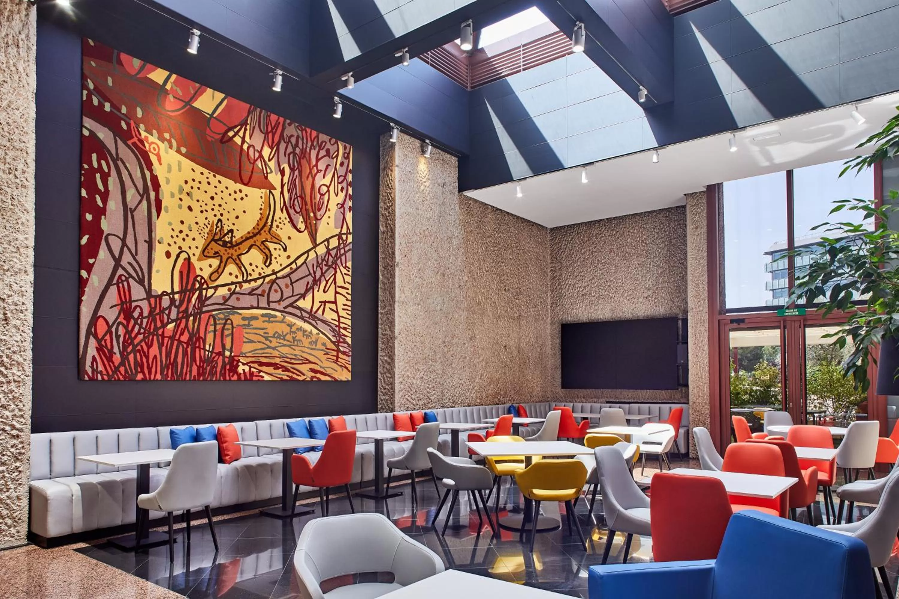 Lobby or reception in Silken Puerta Madrid