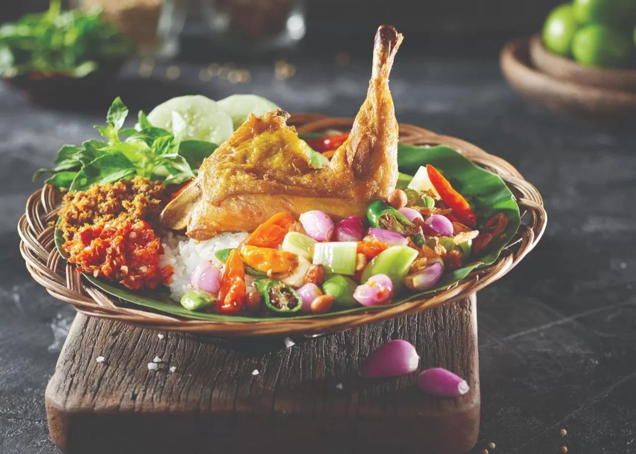 Restaurant/places to eat in Deka Hotel Surabaya HR Muhammad