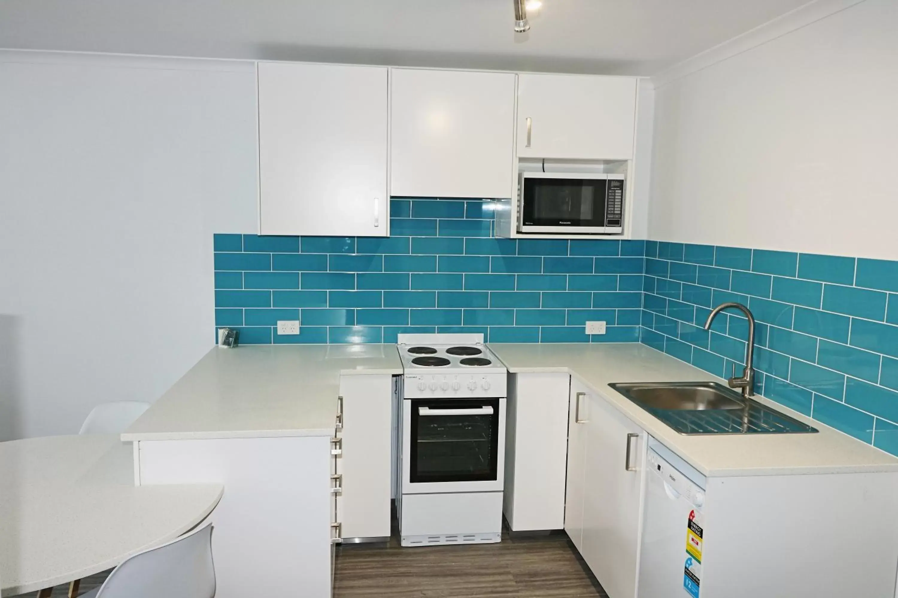 Kitchen or kitchenette, Kitchen/Kitchenette in Aquarius Merimbula