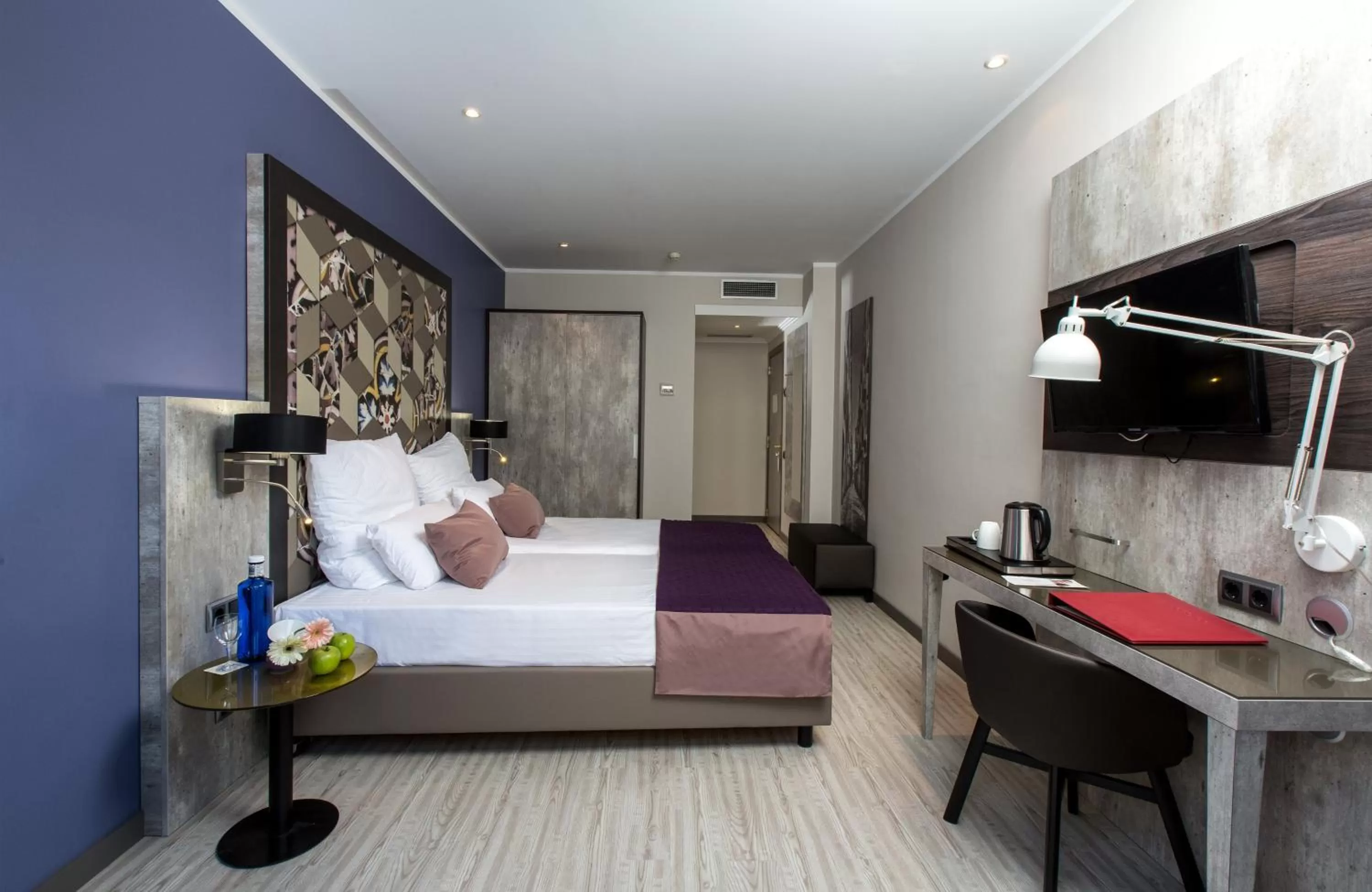 Bedroom, Bed in Leonardo Hotel Barcelona Las Ramblas