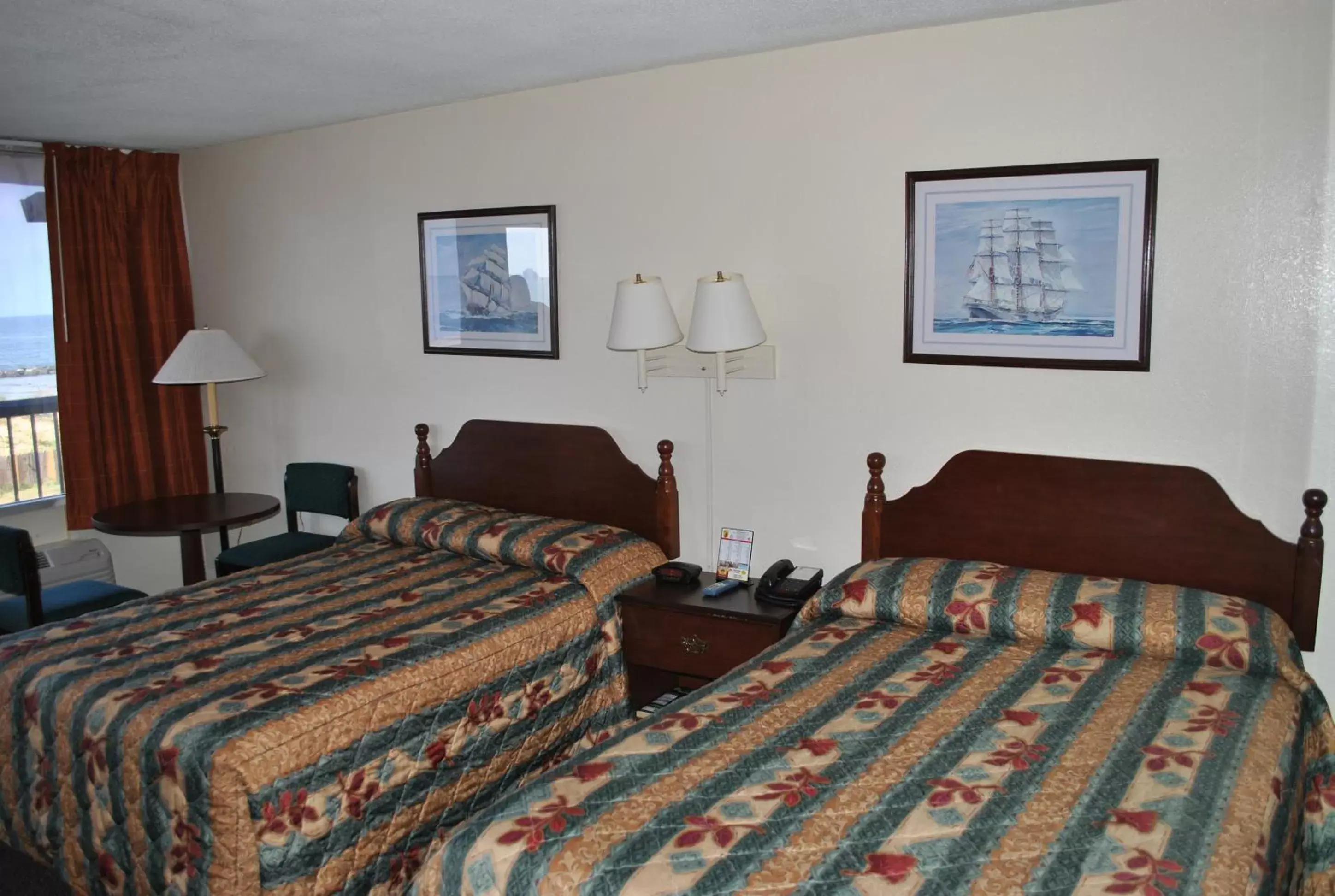 Bed in Super 8 by Wyndham Norfolk/Chesapeake Bay