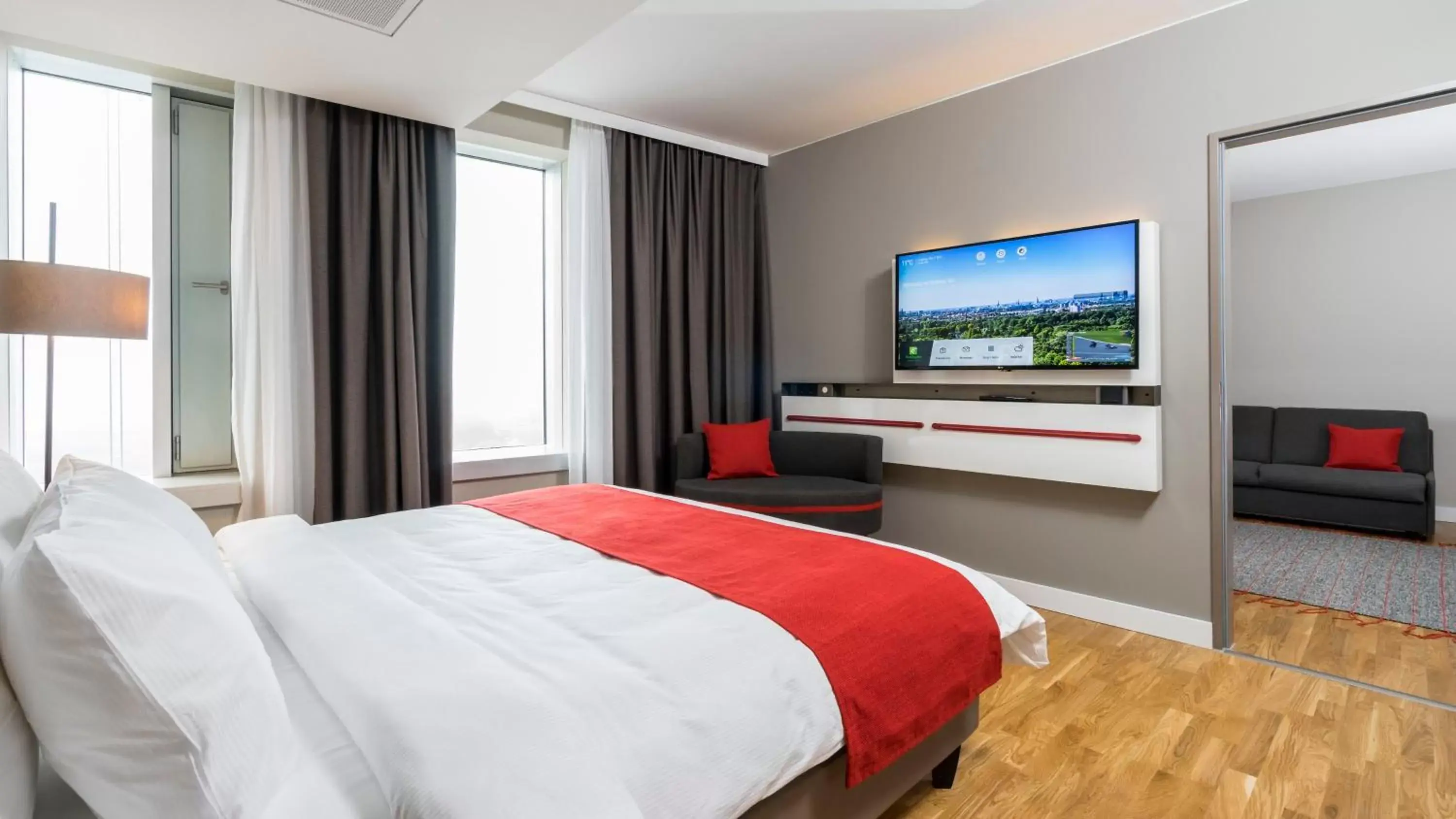Photo of the whole room, Bed in Holiday Inn Hamburg - City Nord, an IHG Hotel
