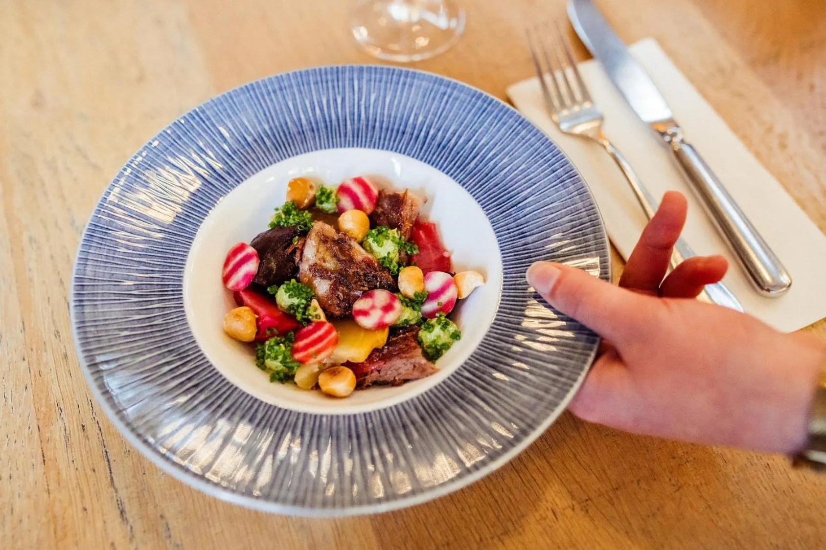 Restaurant/places to eat in Post-Plaza Hotel & Grand Café