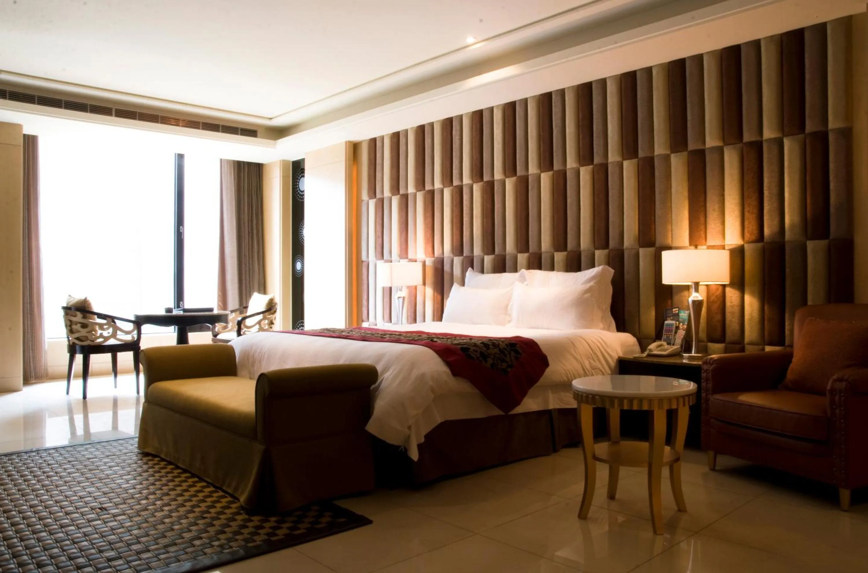 Photo of the whole room, Bed in Yes Motel