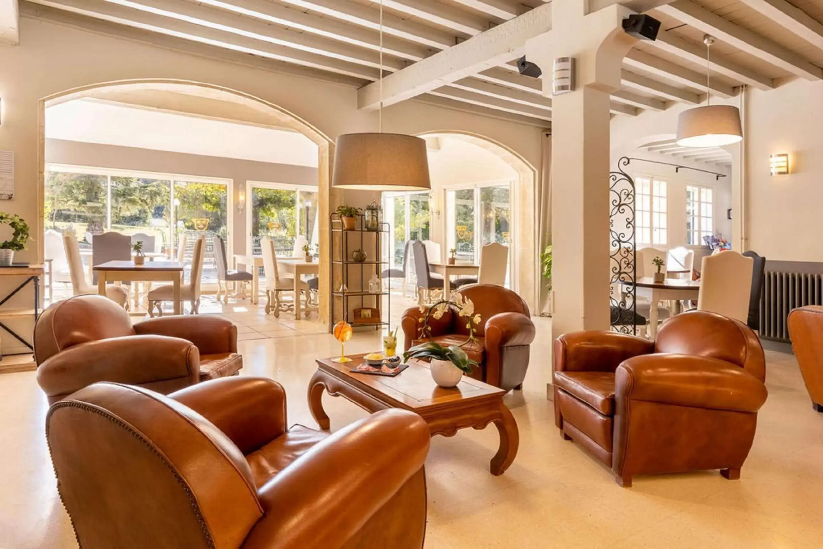 Lounge or bar in Best Western Le Val Majour Lounge or bar in Best Western Le Val Majour