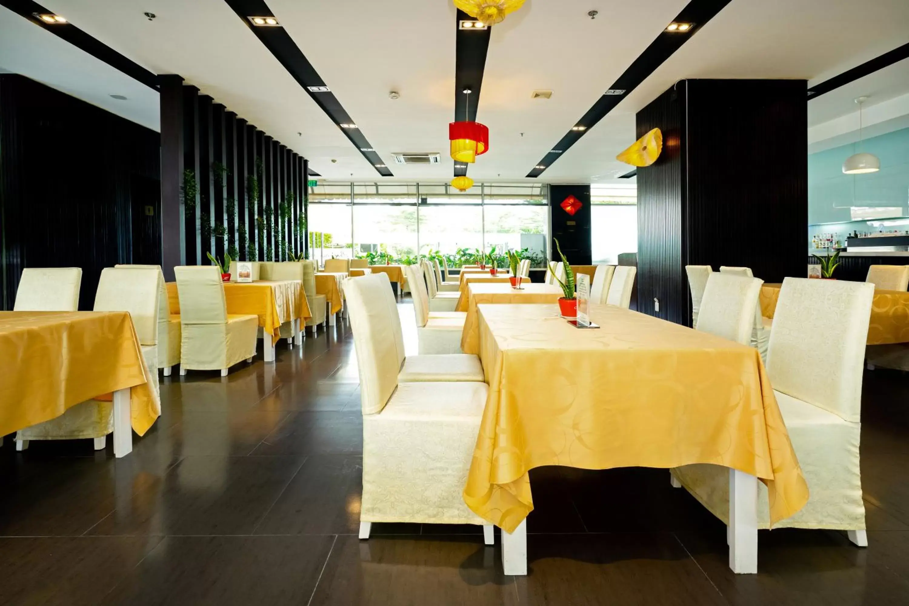 Restaurant/places to eat in Becamex Hotel Thu Dau Mot Restaurant/places to eat in Becamex Hotel Thu Dau Mot