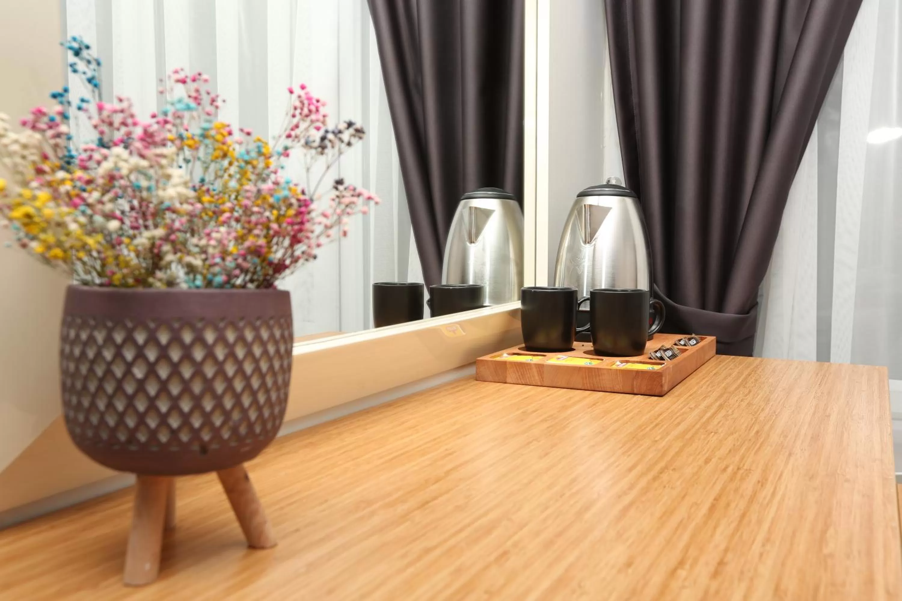 Coffee/tea facilities in Perazre Hotel