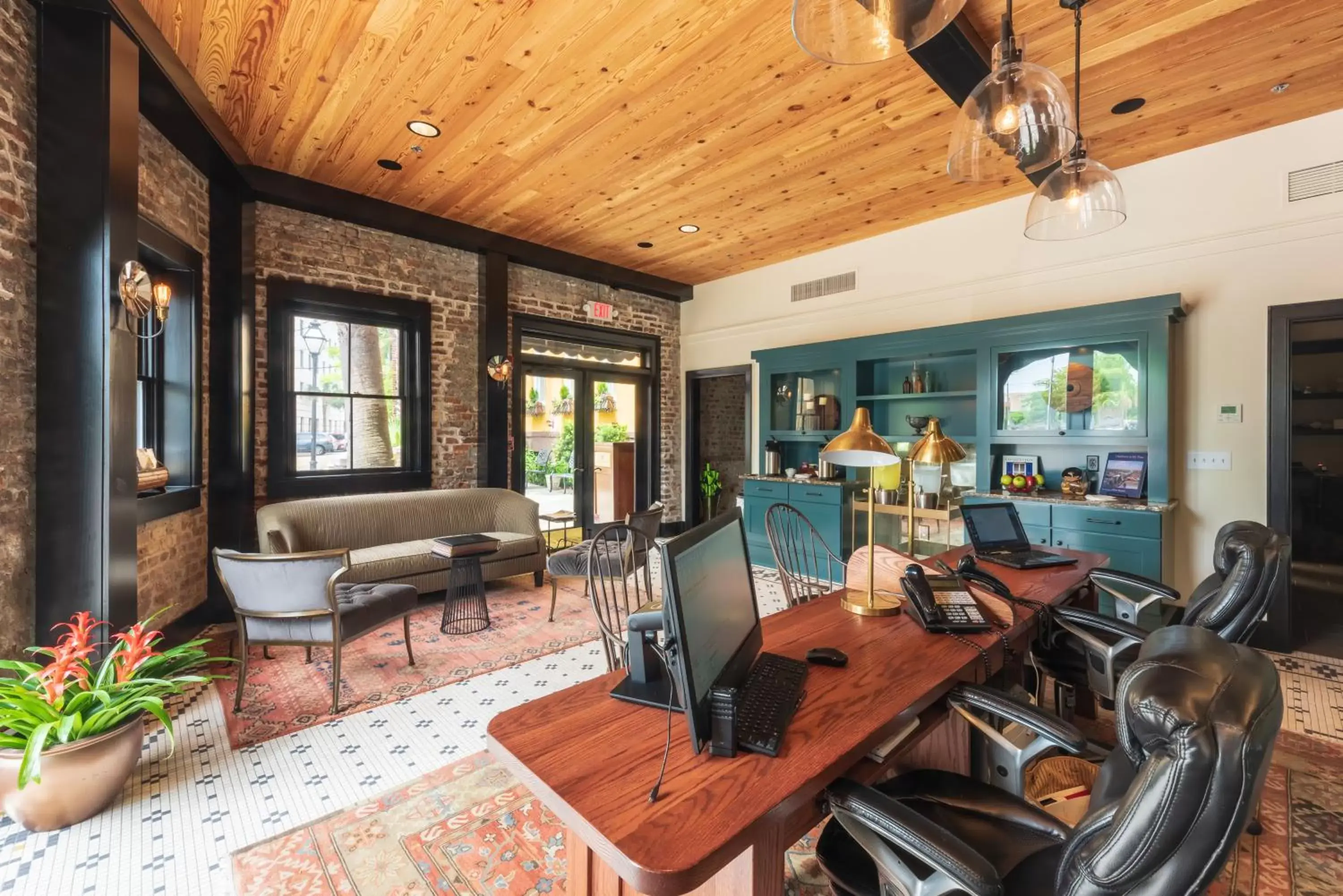 Lobby or reception, Seating Area in Andrew Pinckney Inn