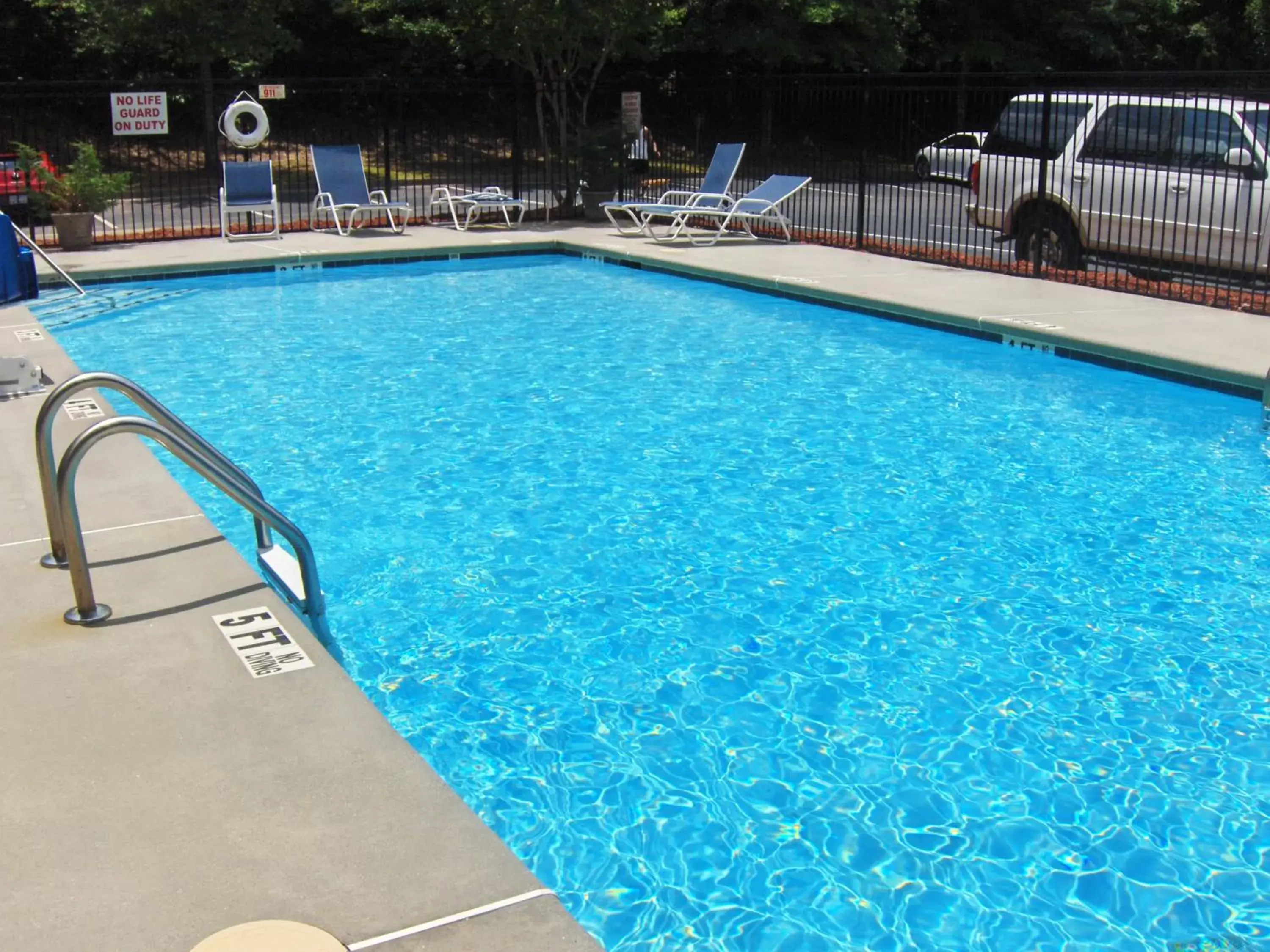 Swimming Pool in Extended Stay America Suites - Atlanta - Alpharetta - Northpoint - East
