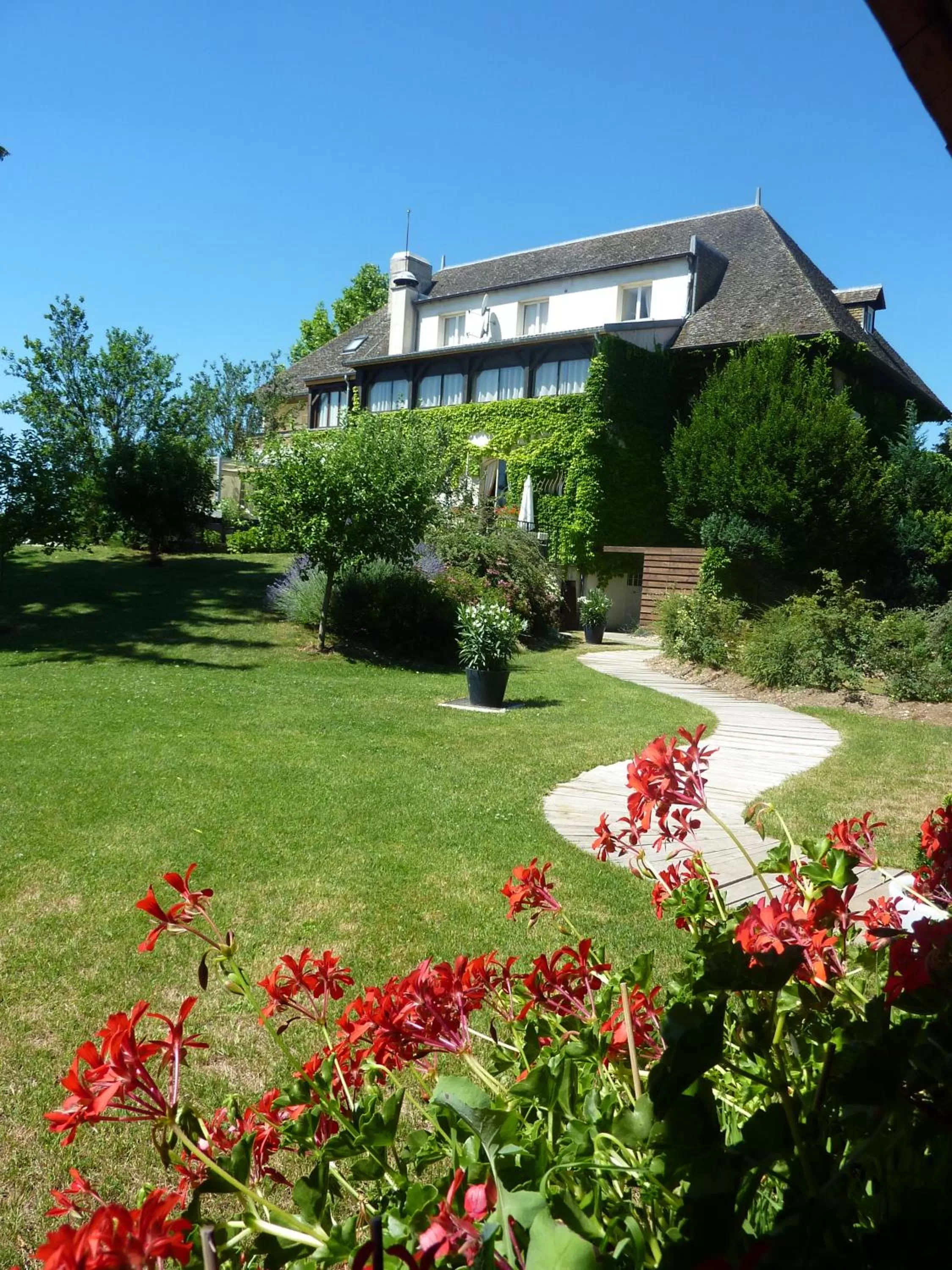 Property building in Ermitage De Corton - Teritoria
