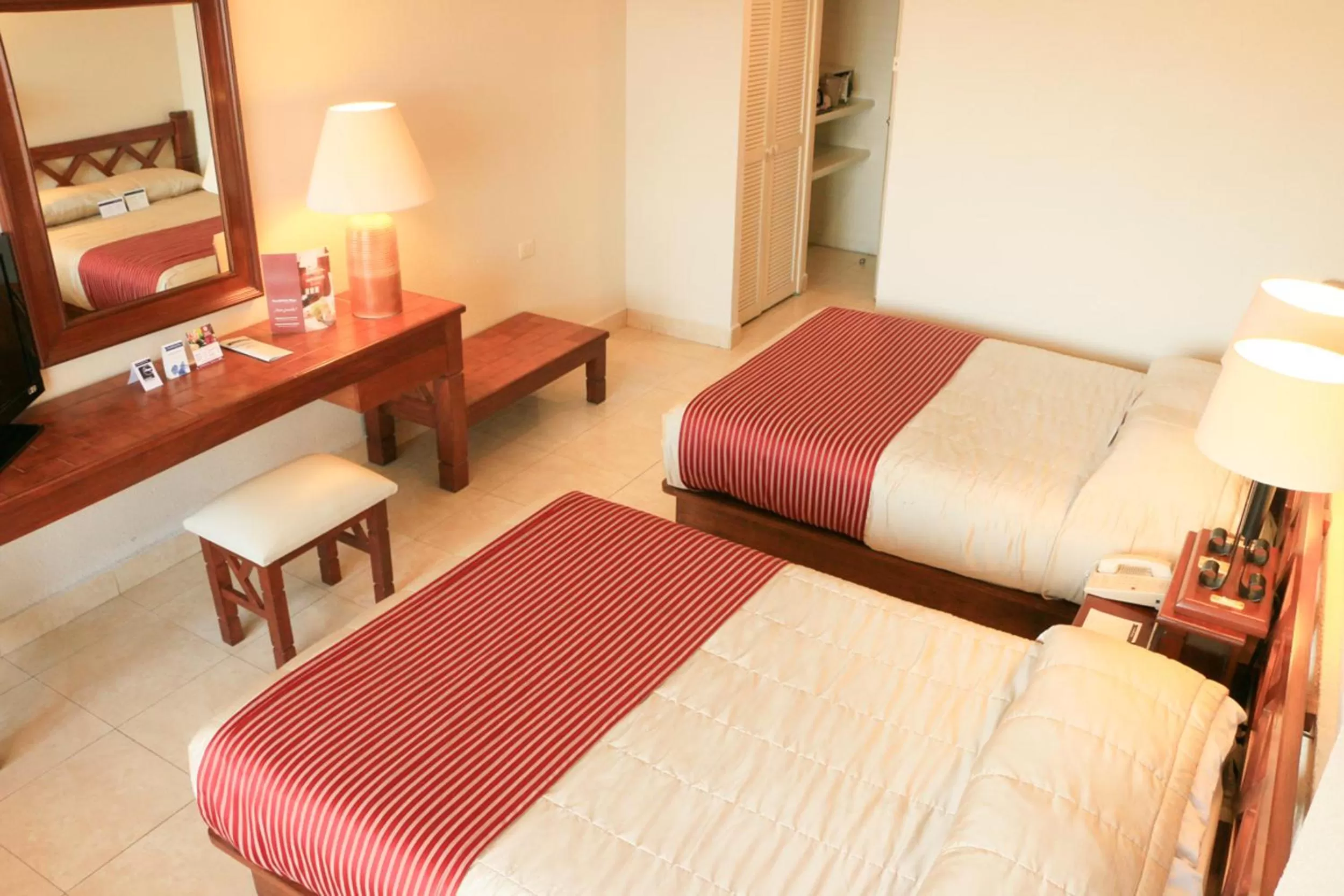 Bedroom, Bed in Hotel Fortin Plaza