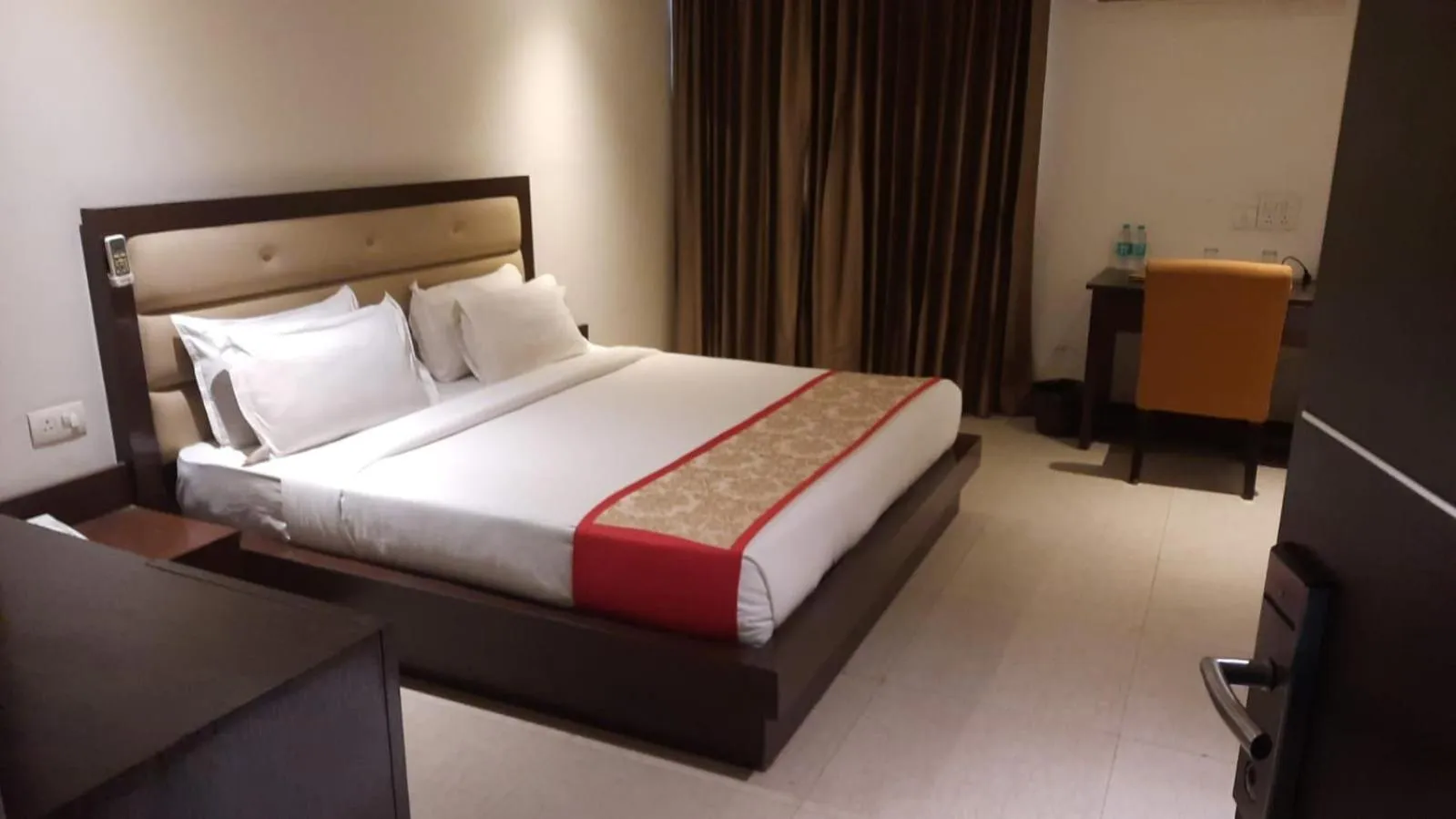 Bed in Zenith Hotel - Delhi Airport