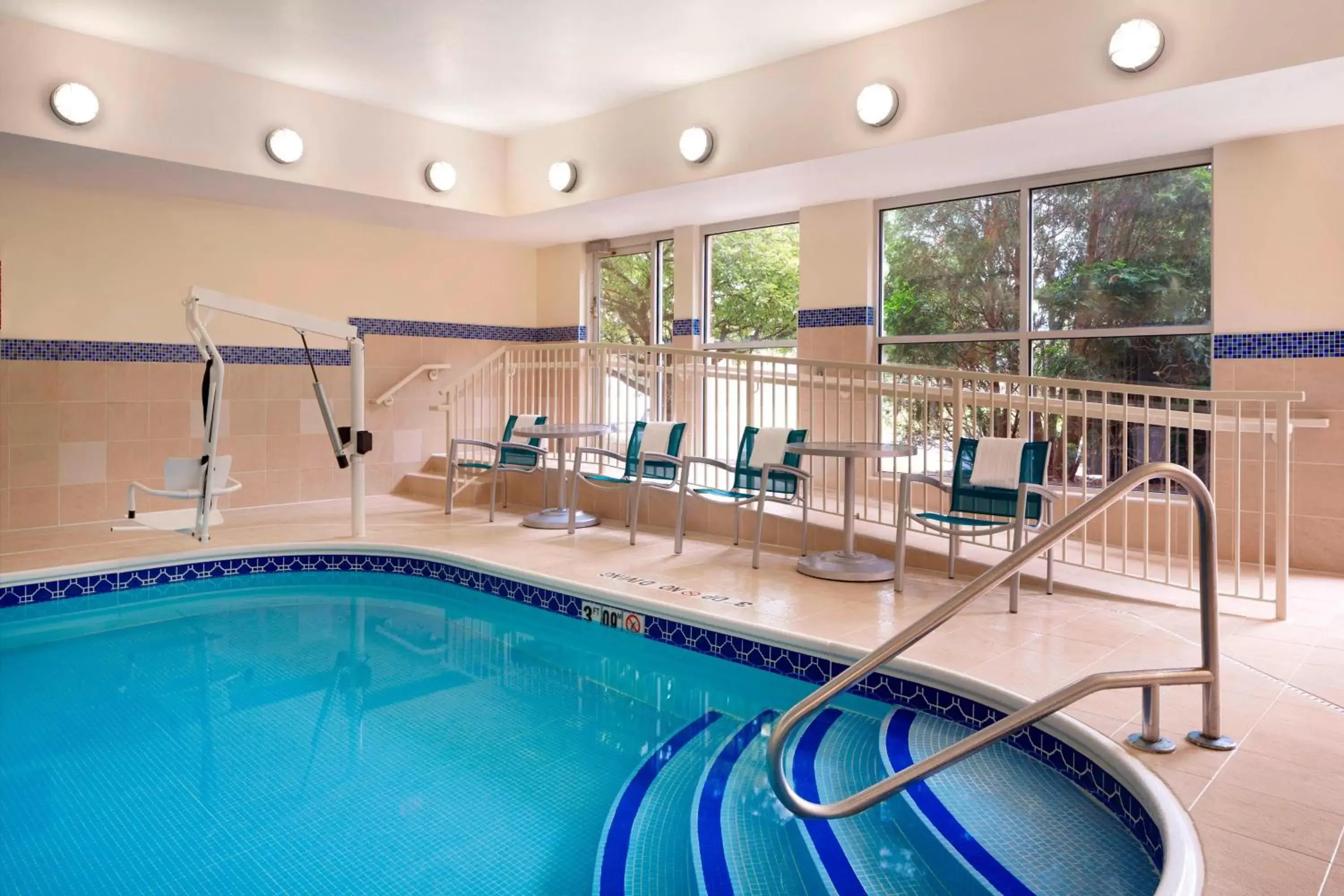 Swimming Pool in TownePlace Suites by Marriott Chicago Naperville