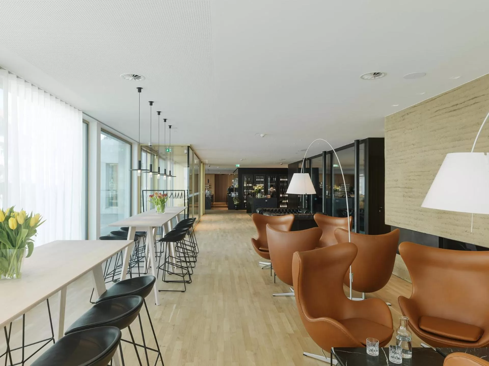 Seating area in Das Flint