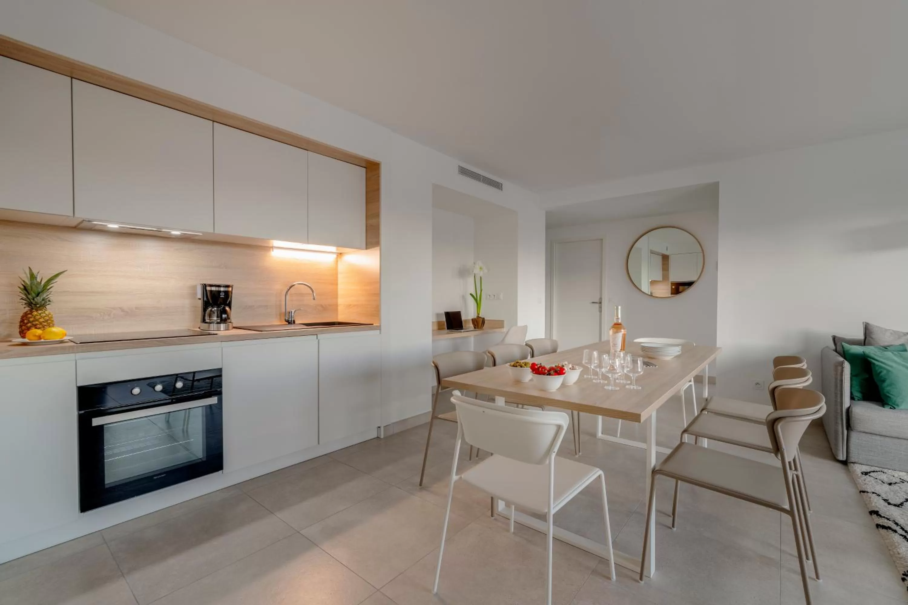 Three-Bedroom Apartment in Lagrange Apart'Hôtel Antibes Olympie