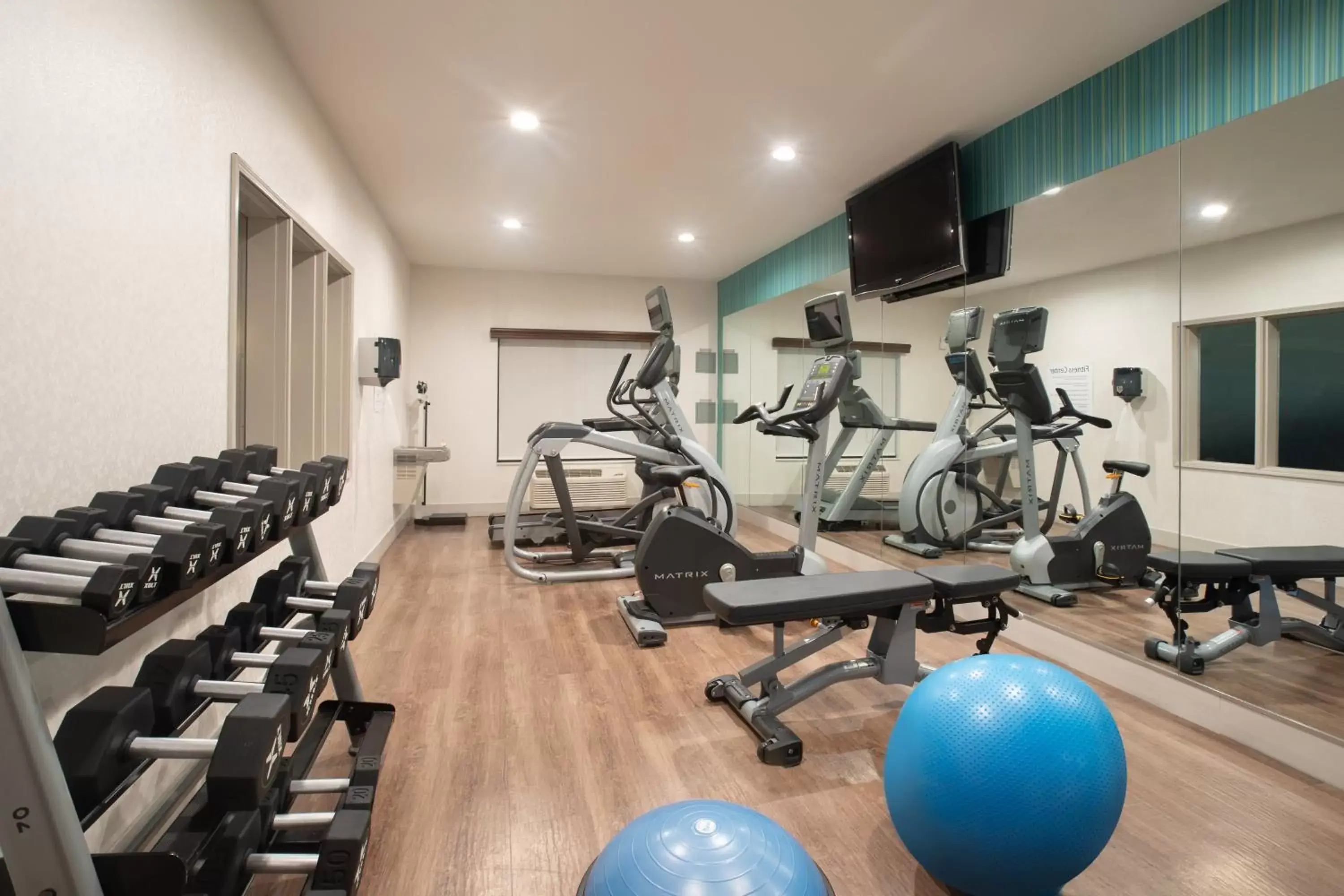 Fitness centre/facilities, Fitness Center/Facilities in Holiday Inn Express Hotel & Suites Longmont, an IHG Hotel