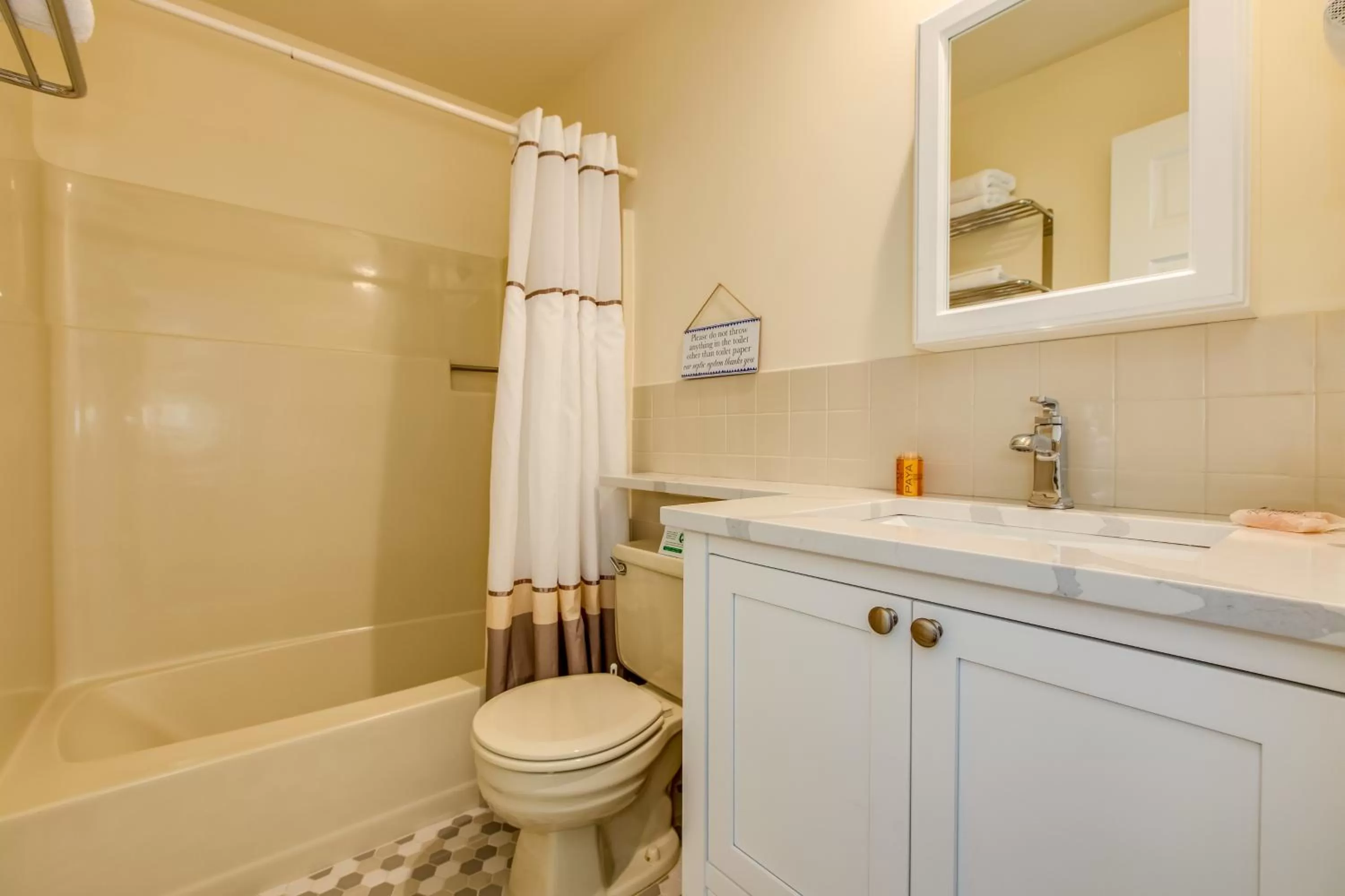 Bathroom in Colonial Shores Resort