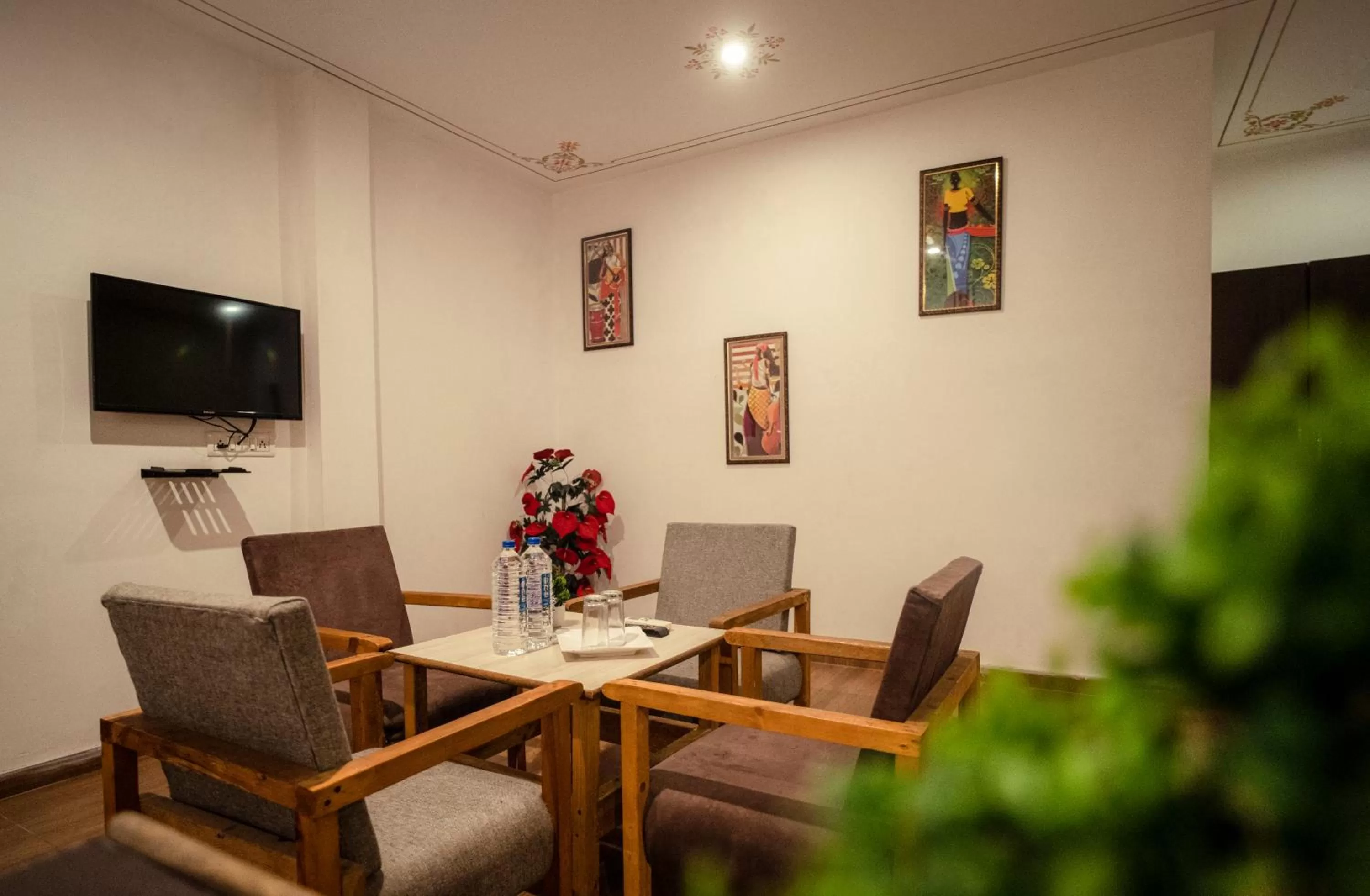 TV and multimedia in Tripli Hotels Arunoday Palace