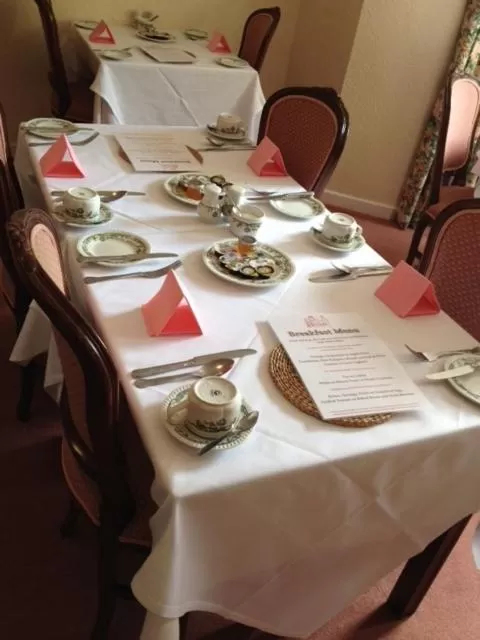 Restaurant/places to eat in Ashley Hotel