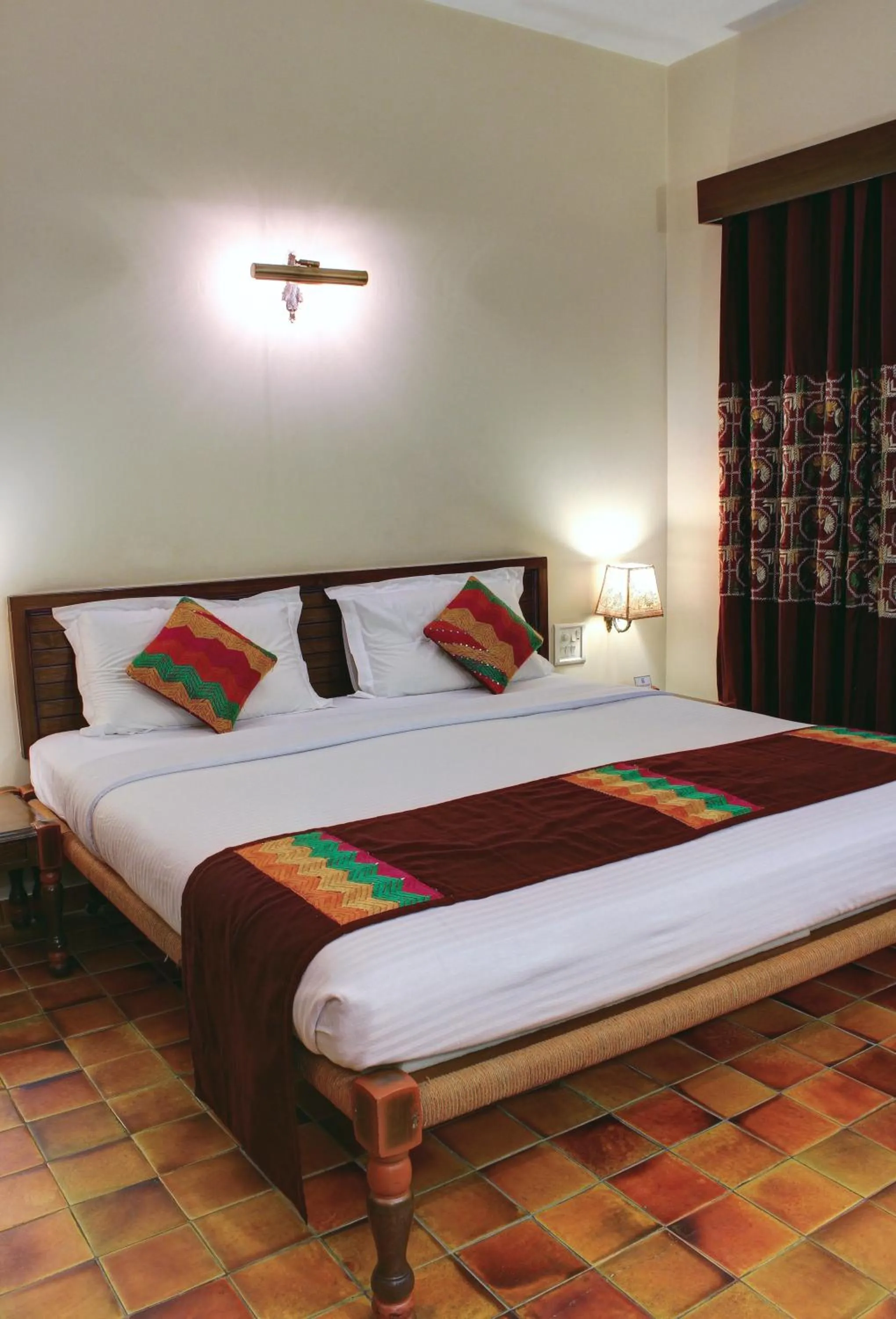 Bed in Palace On Ganges - Heritage Hotel