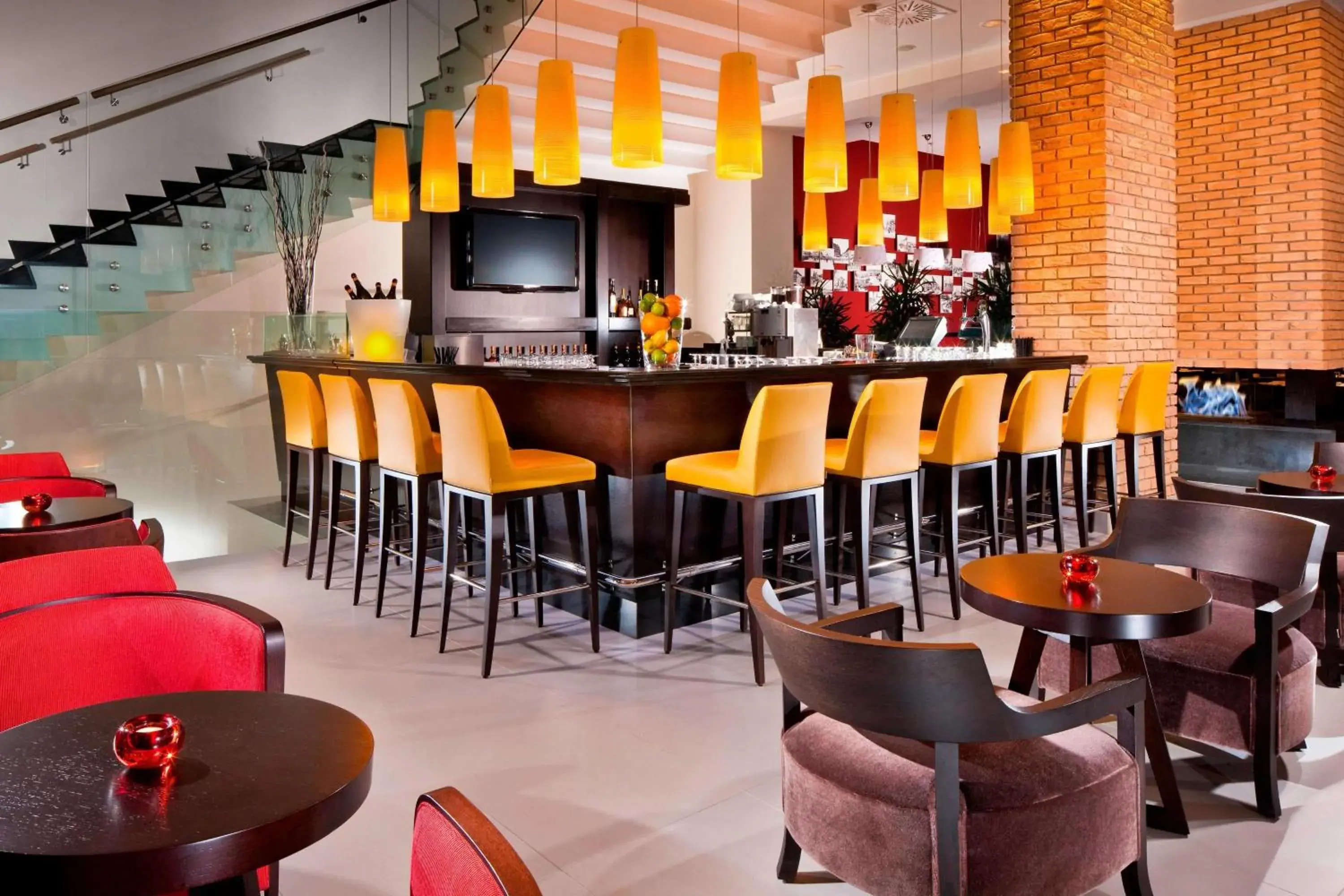 Lobby or reception, Lounge/Bar in Courtyard by Marriott Budapest City Center