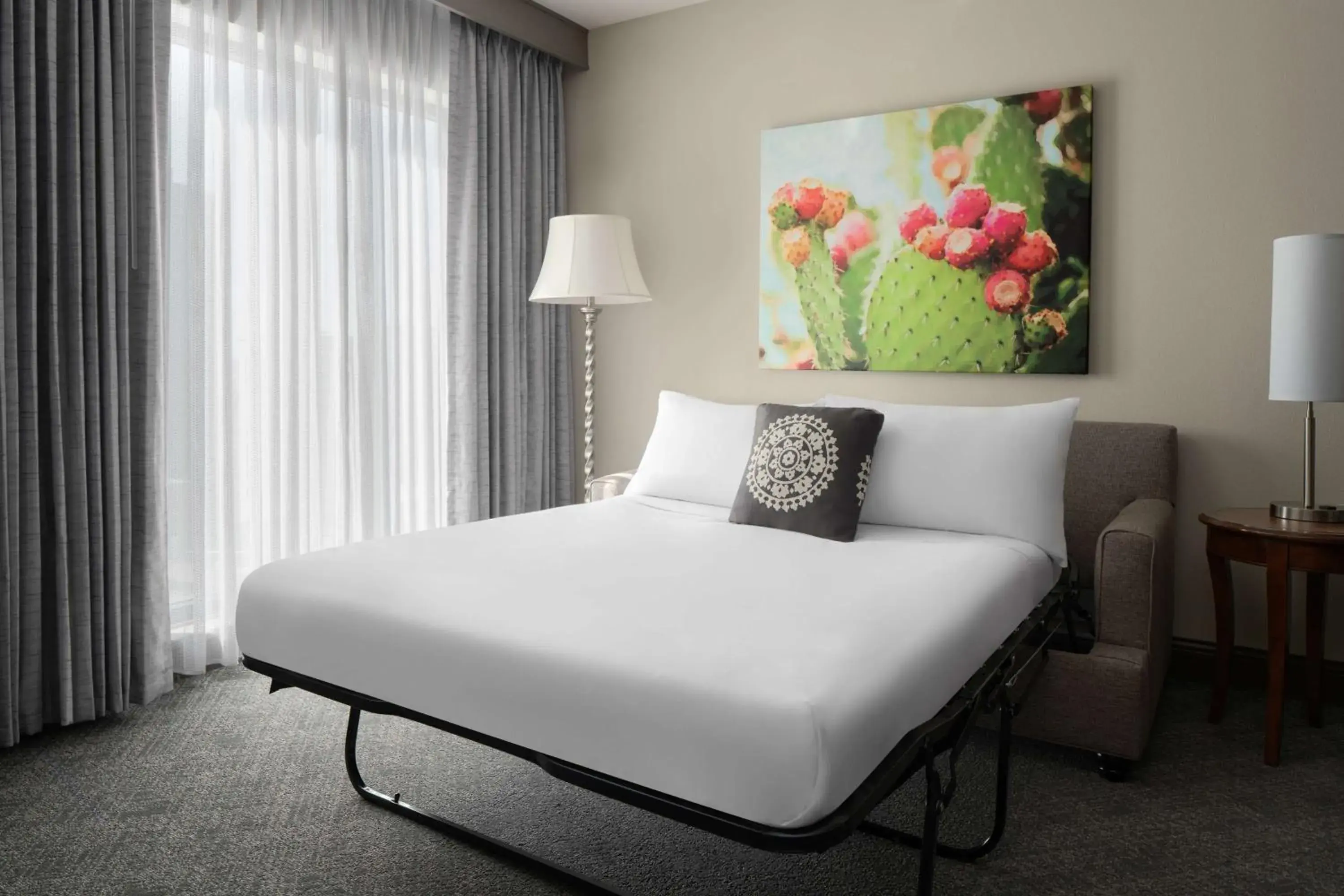 Living room, Bed in Embassy Suites San Antonio Riverwalk-Downtown