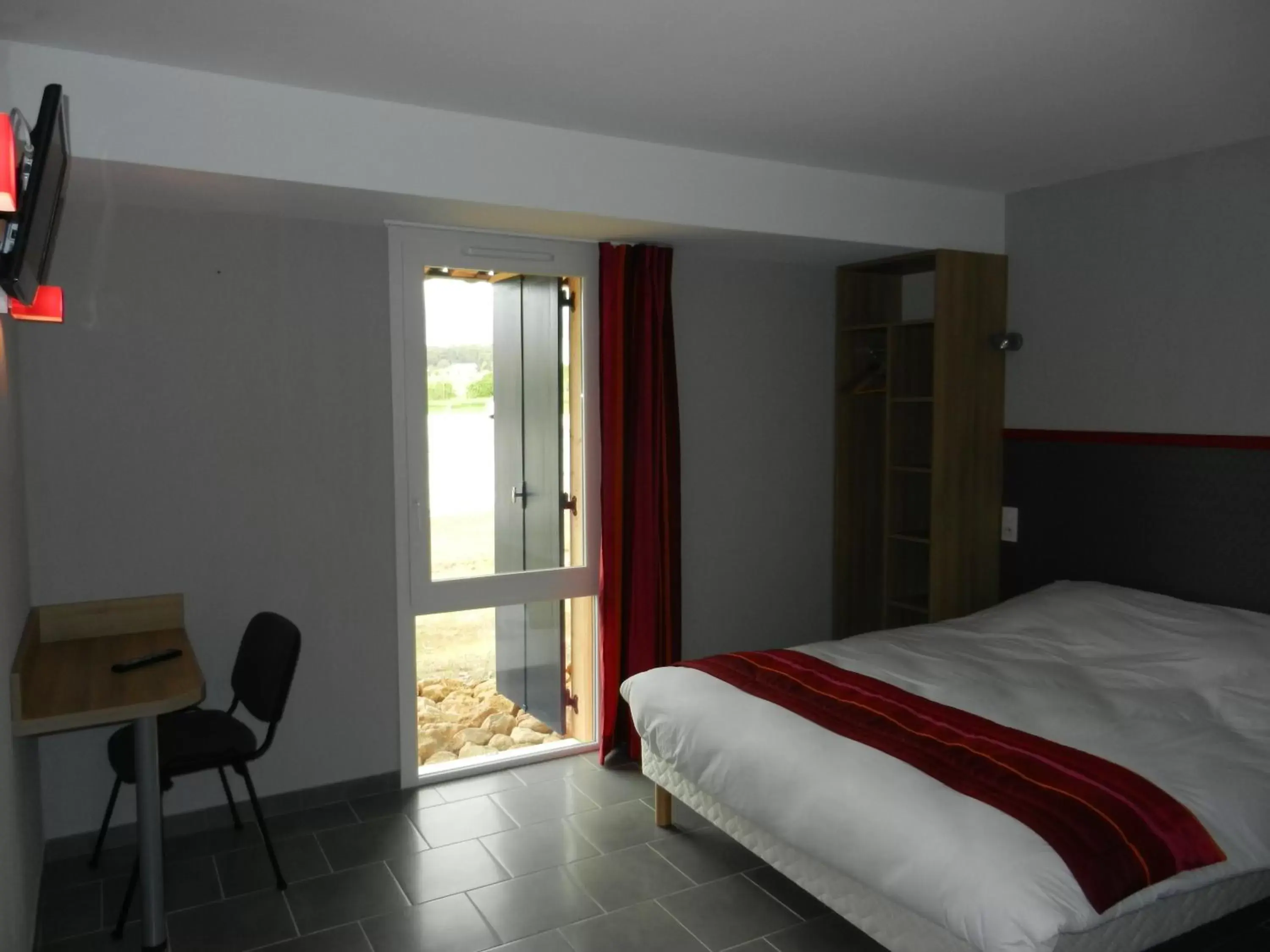 Photo of the whole room, Bed in The Originals City, Hôtel Albizia, Sarlat-la-Canéda (Inter-Hotel)