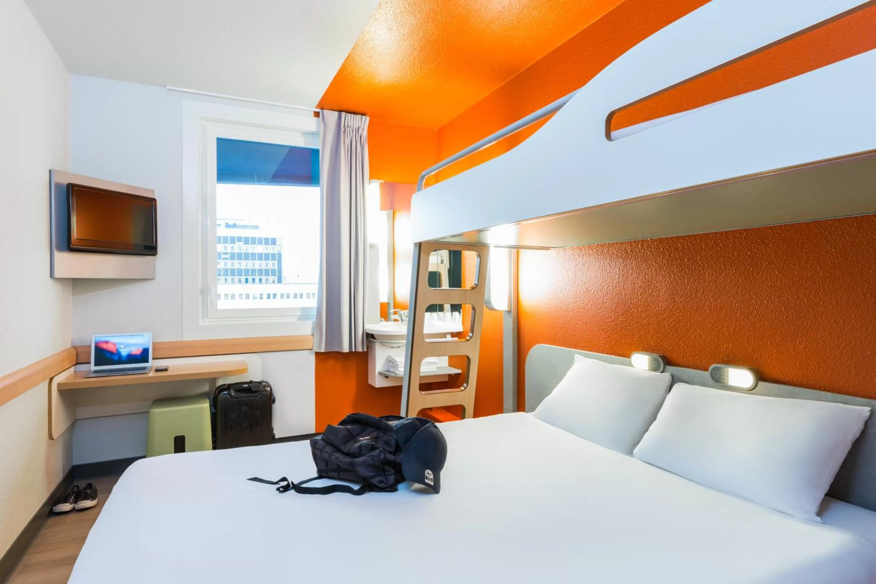 Staff, Bed in ibis budget Paris Porte De Montmartre