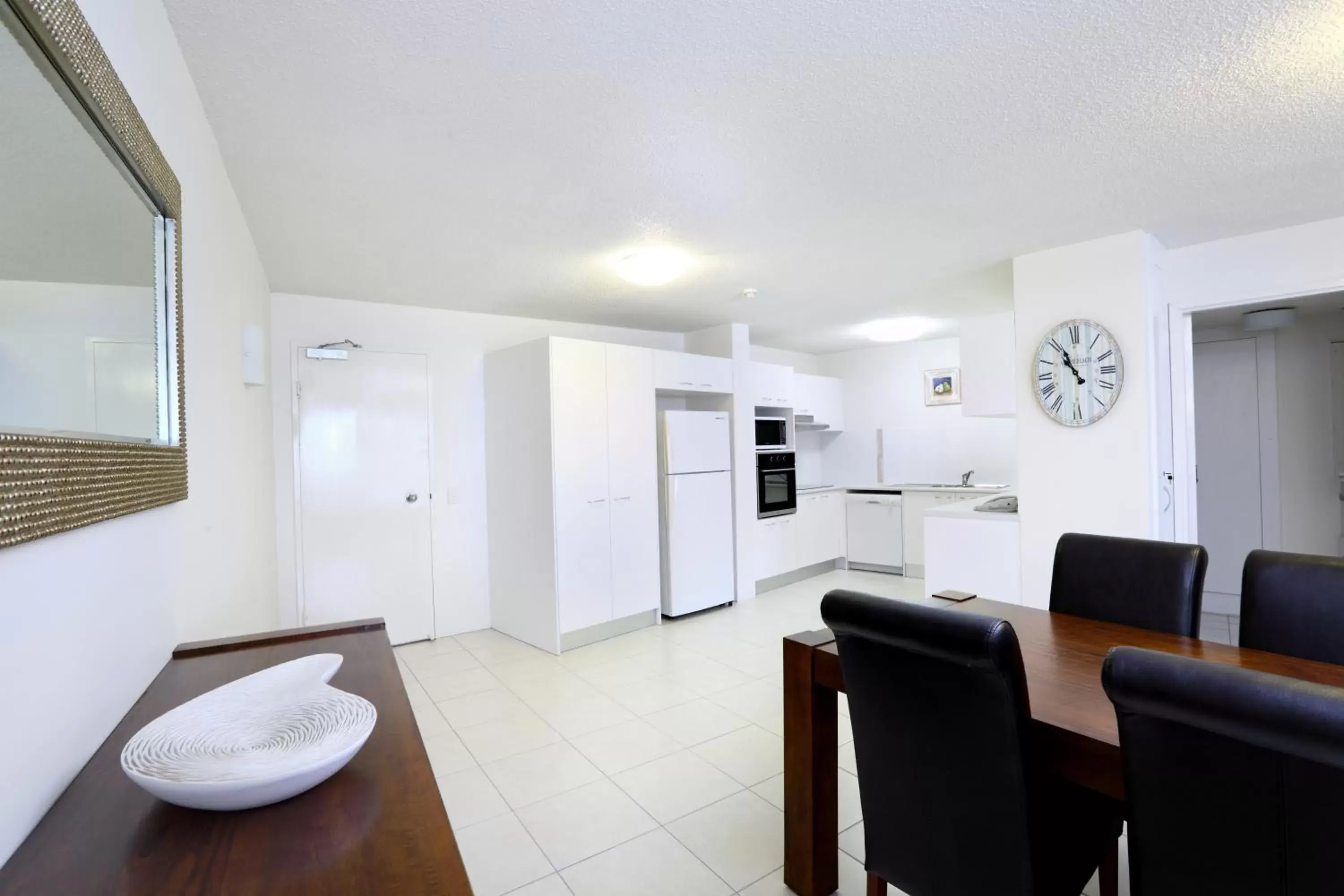 Kitchen or kitchenette, Seating Area in Gemini Resort