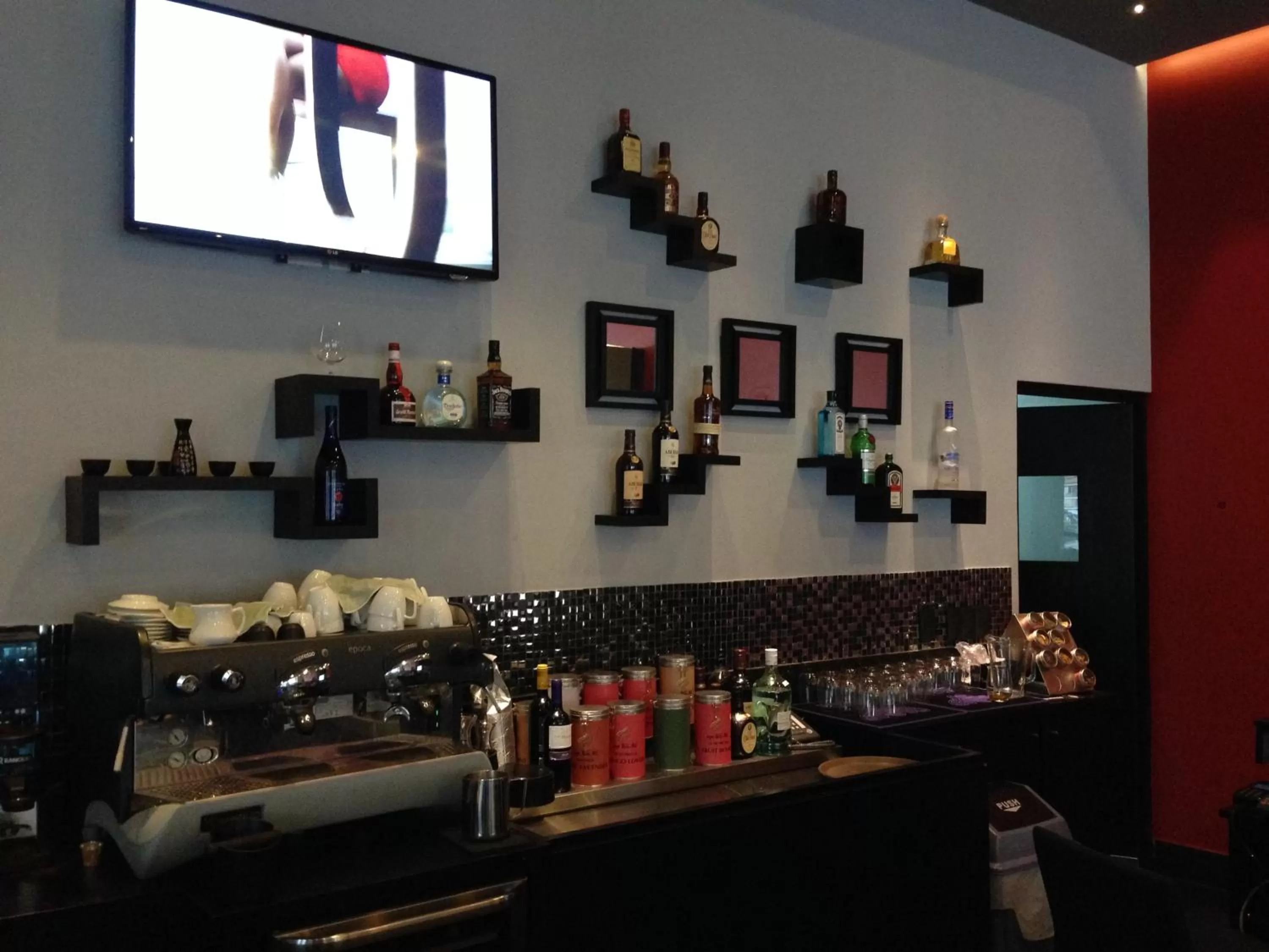 Restaurant/places to eat in Hotel Principe