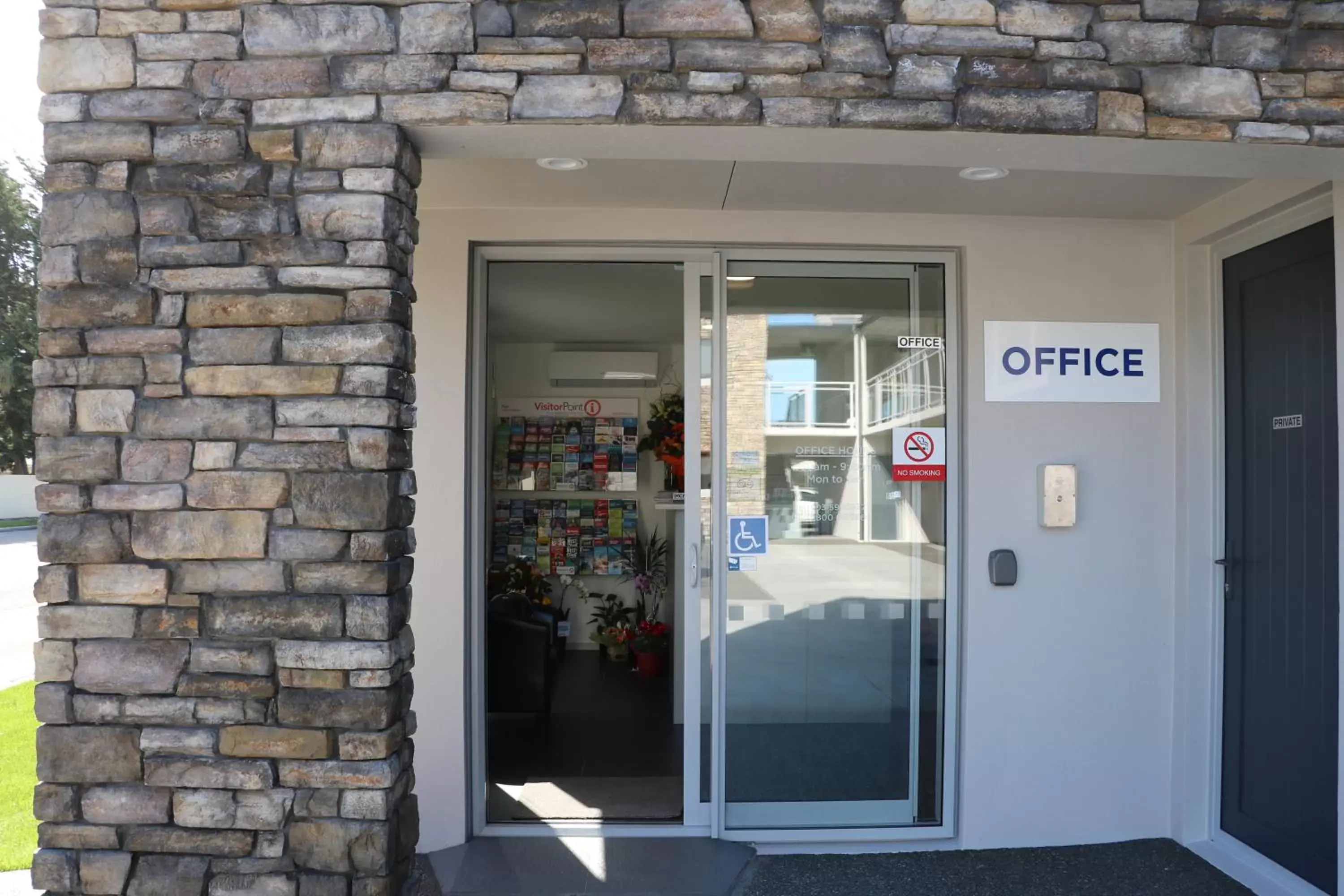 Facade/entrance in MCM Motel Christchurch