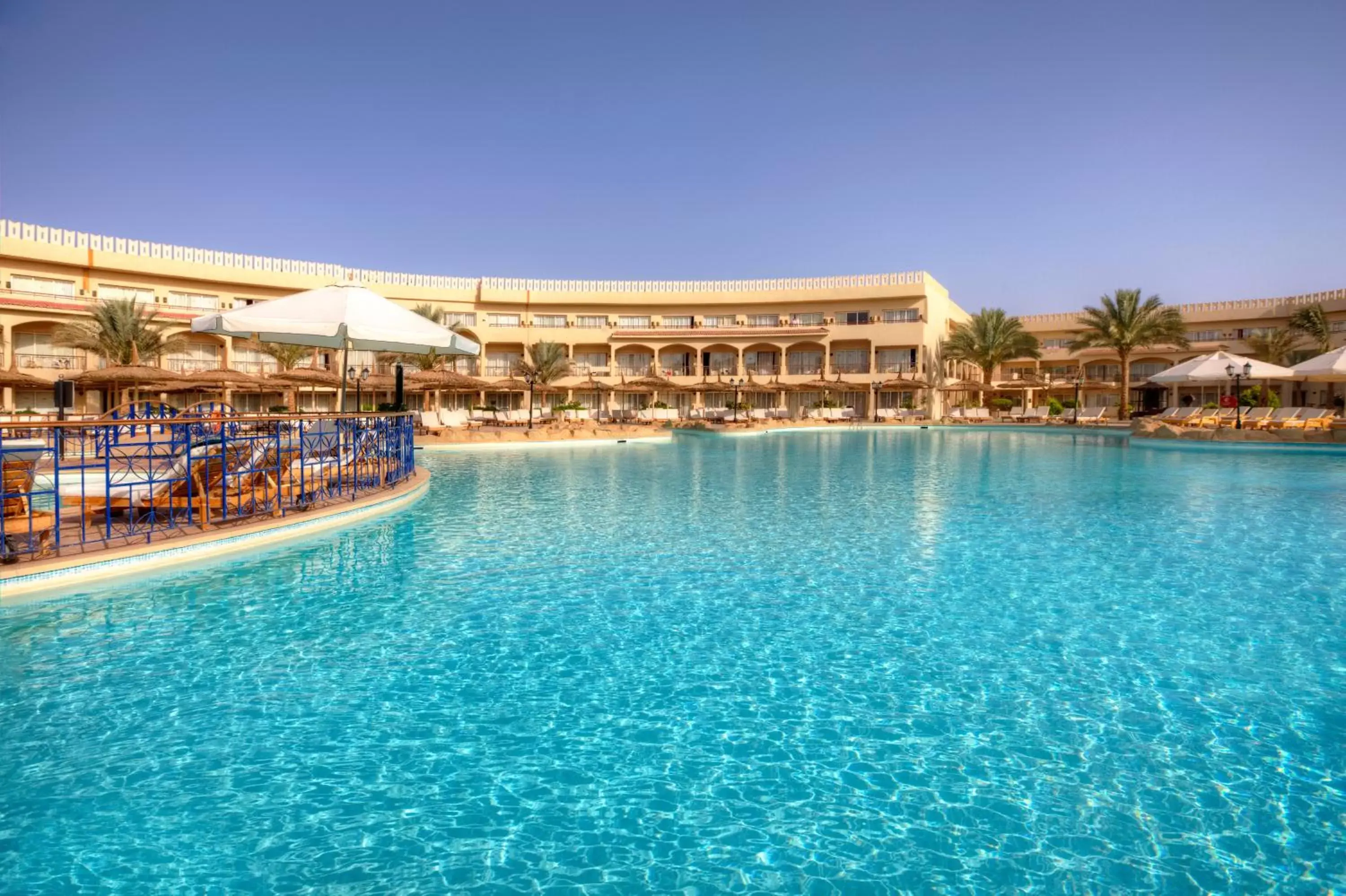 Swimming Pool in Pickalbatros Royal Moderna Sharm "Aqua Park"