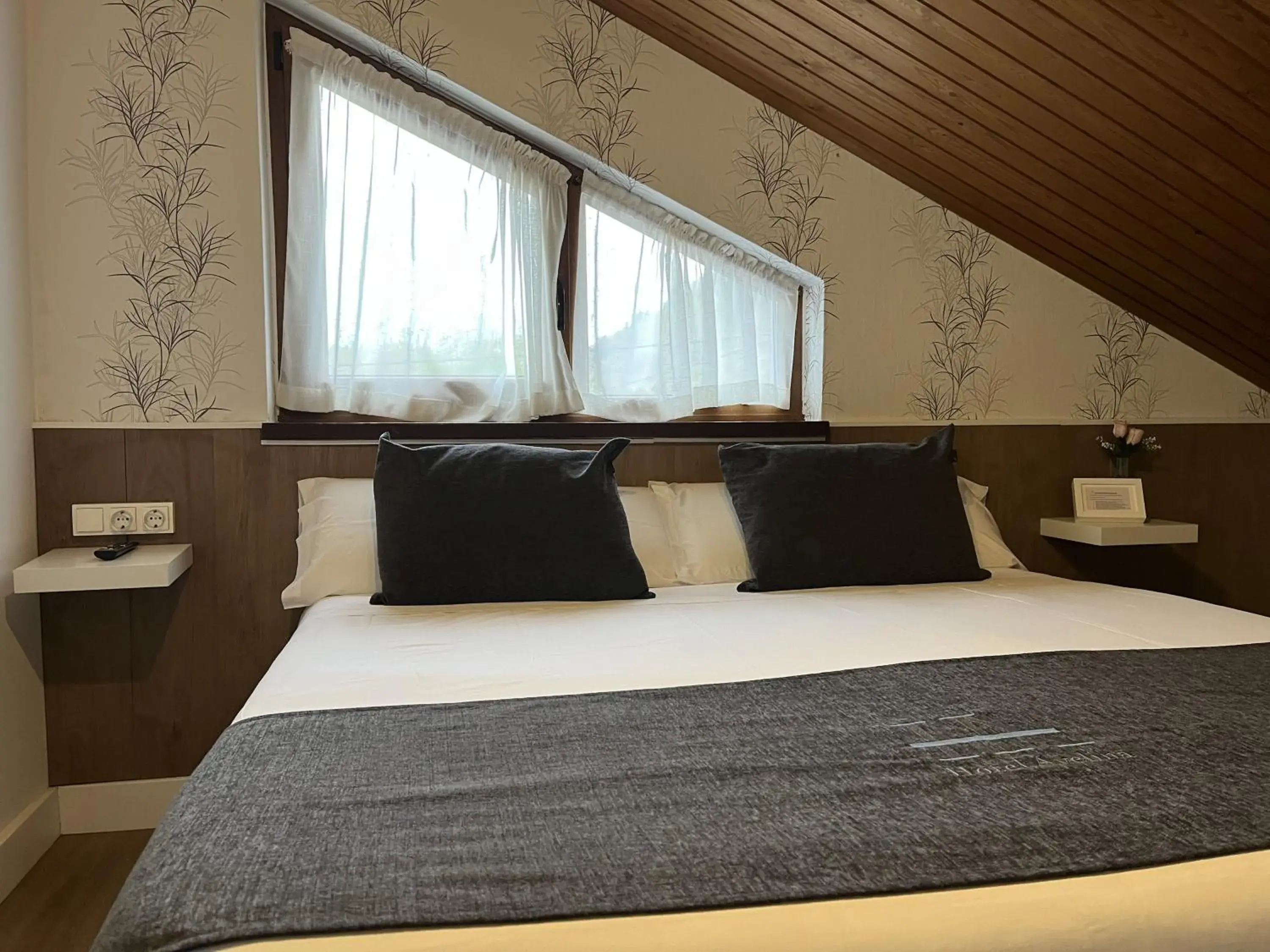 Bed in Hotel Avelina