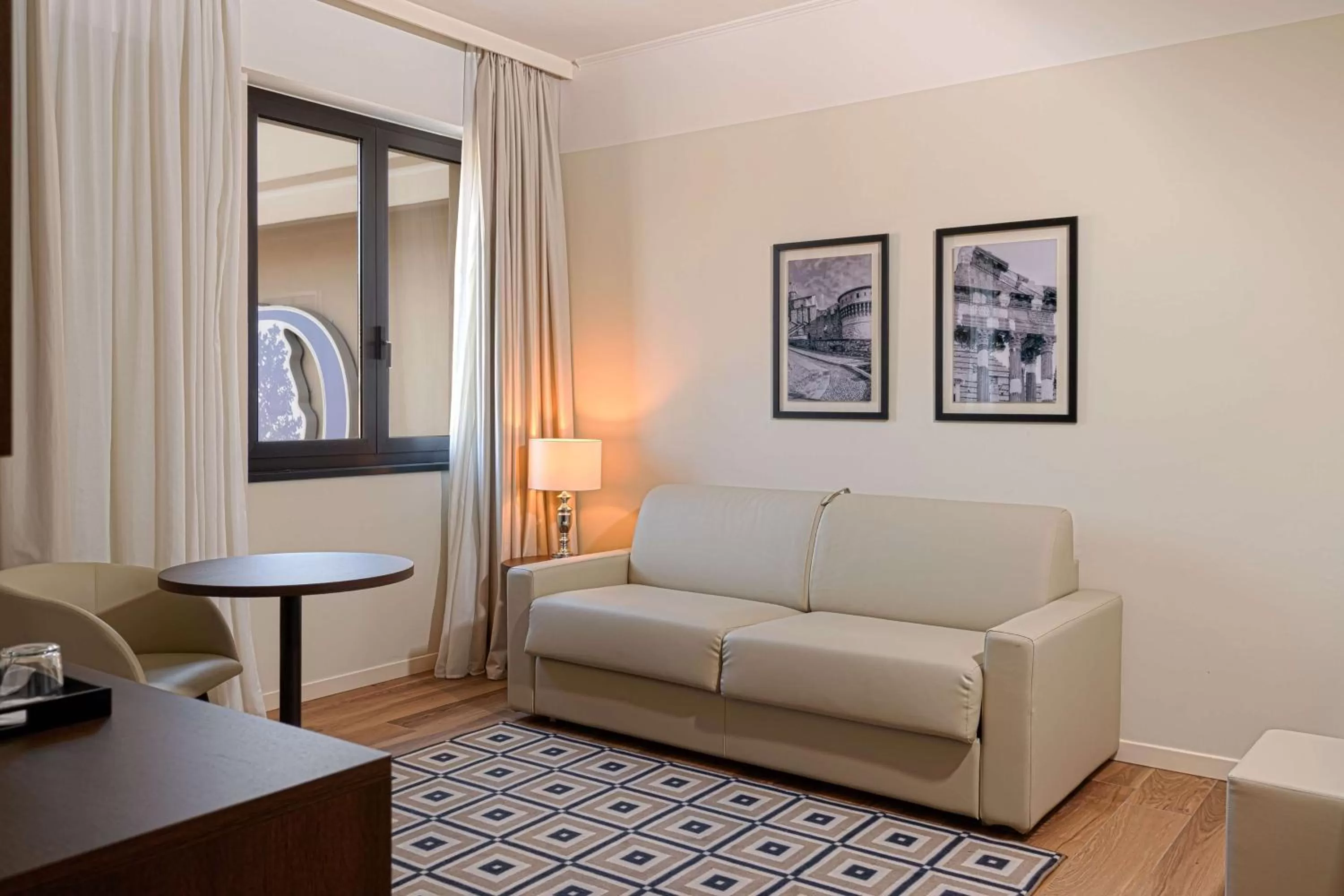 Living room in DoubleTree by Hilton Brescia