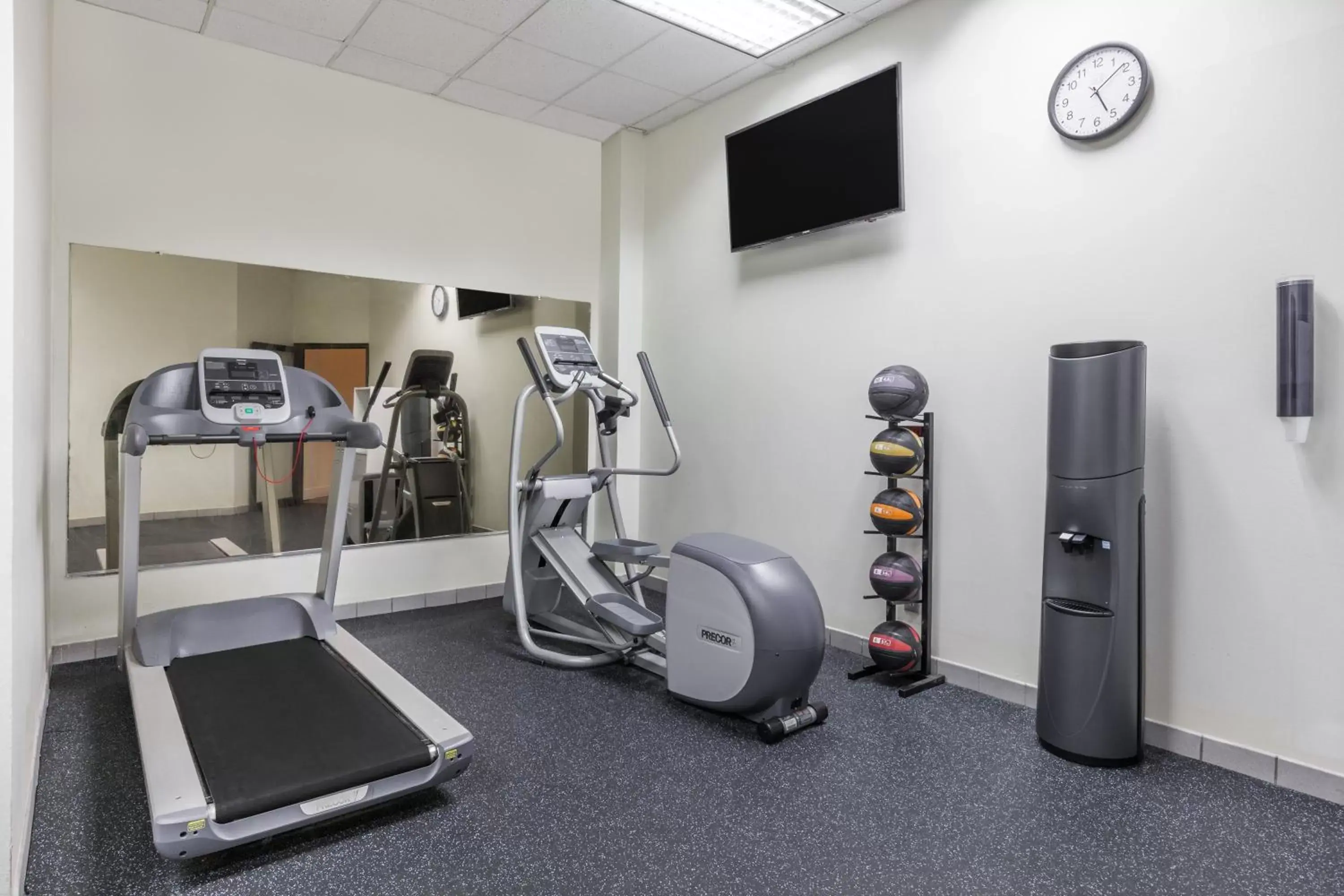 Fitness centre/facilities, Fitness Center/Facilities in Days Inn by Wyndham Sherman