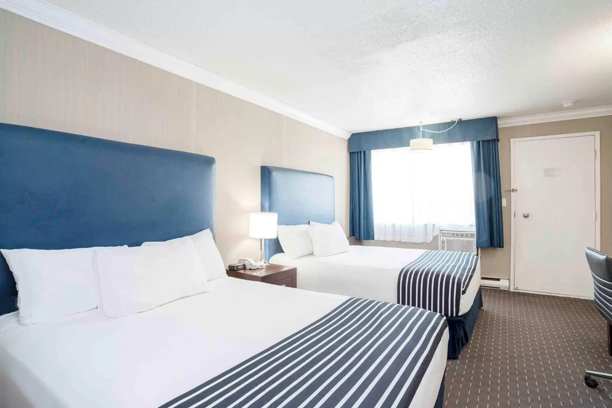 Standard Room, 2 Queen Beds, Kitchenette in Sandman Inn Blue River Standard Room, 2 Queen Beds, Kitchenette in Sandman Inn Blue River