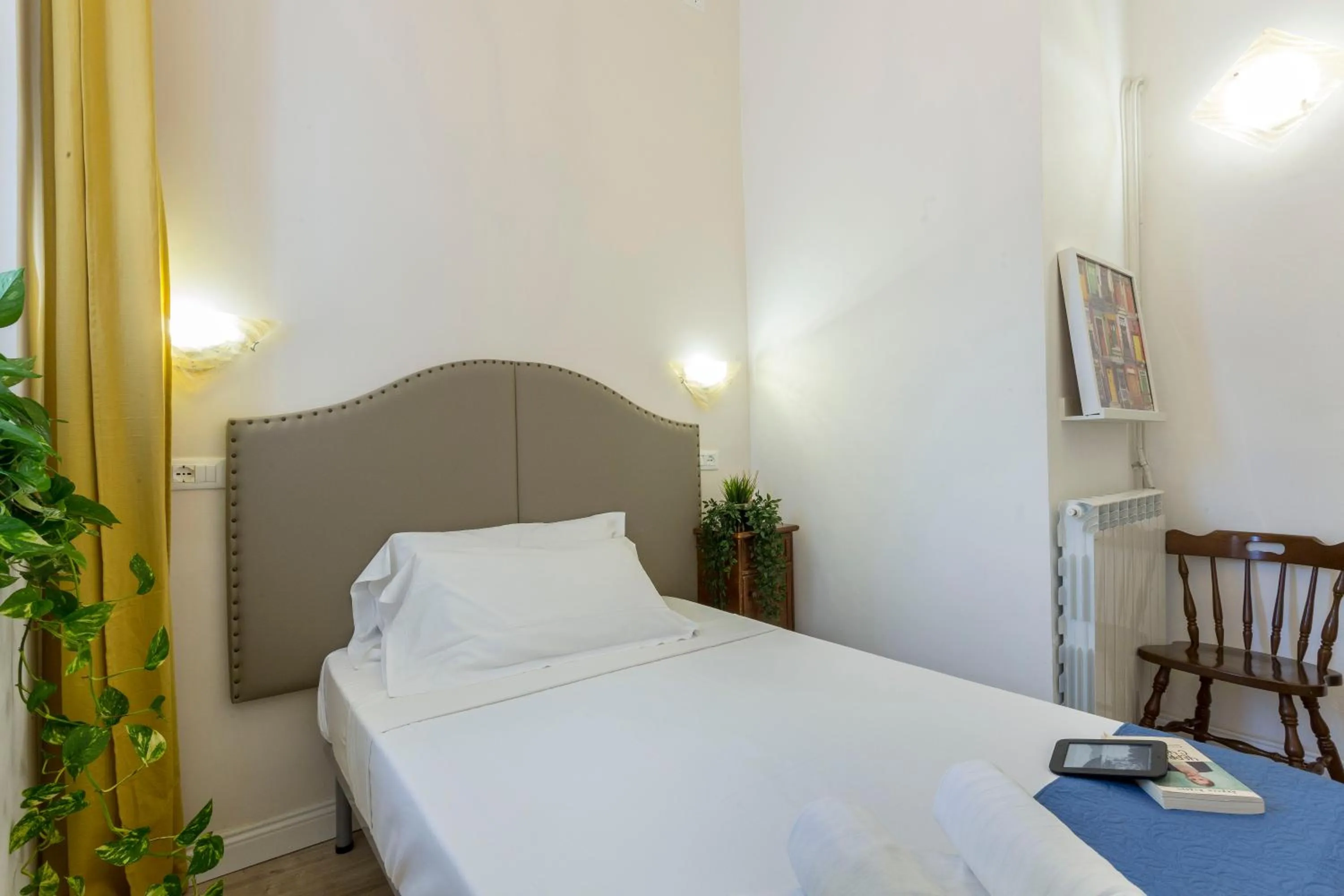 Photo of the whole room, Bed in Hotel Cathrine