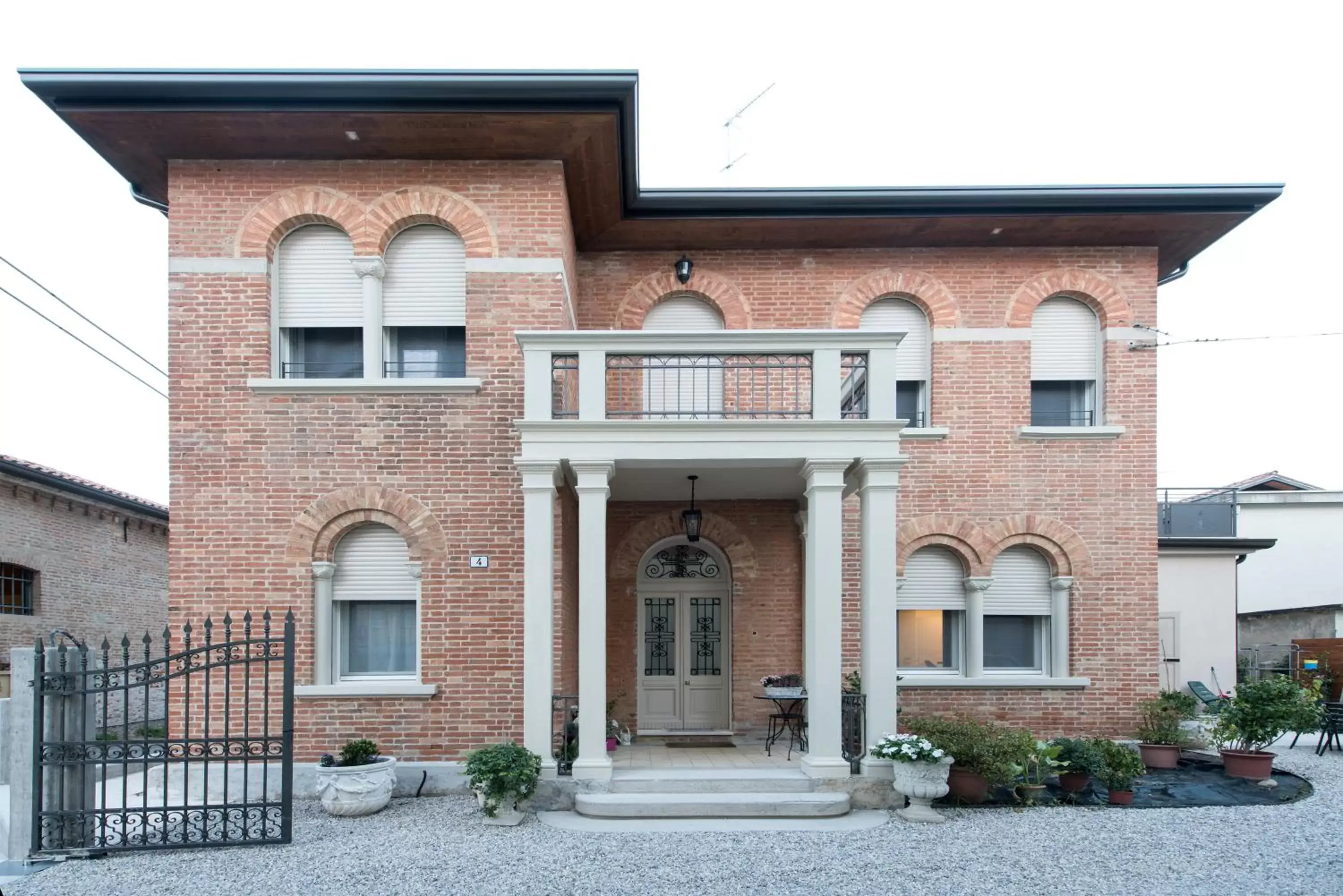 Facade/entrance, Property Building in Dafne B&B